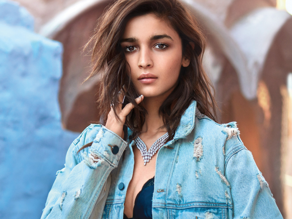 Alia Bhatt's denim on denim outfit with no-make up flawless look is goals -  Check out