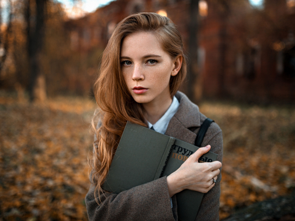 Desktop wallpaper russian model, girl with book, outdoor