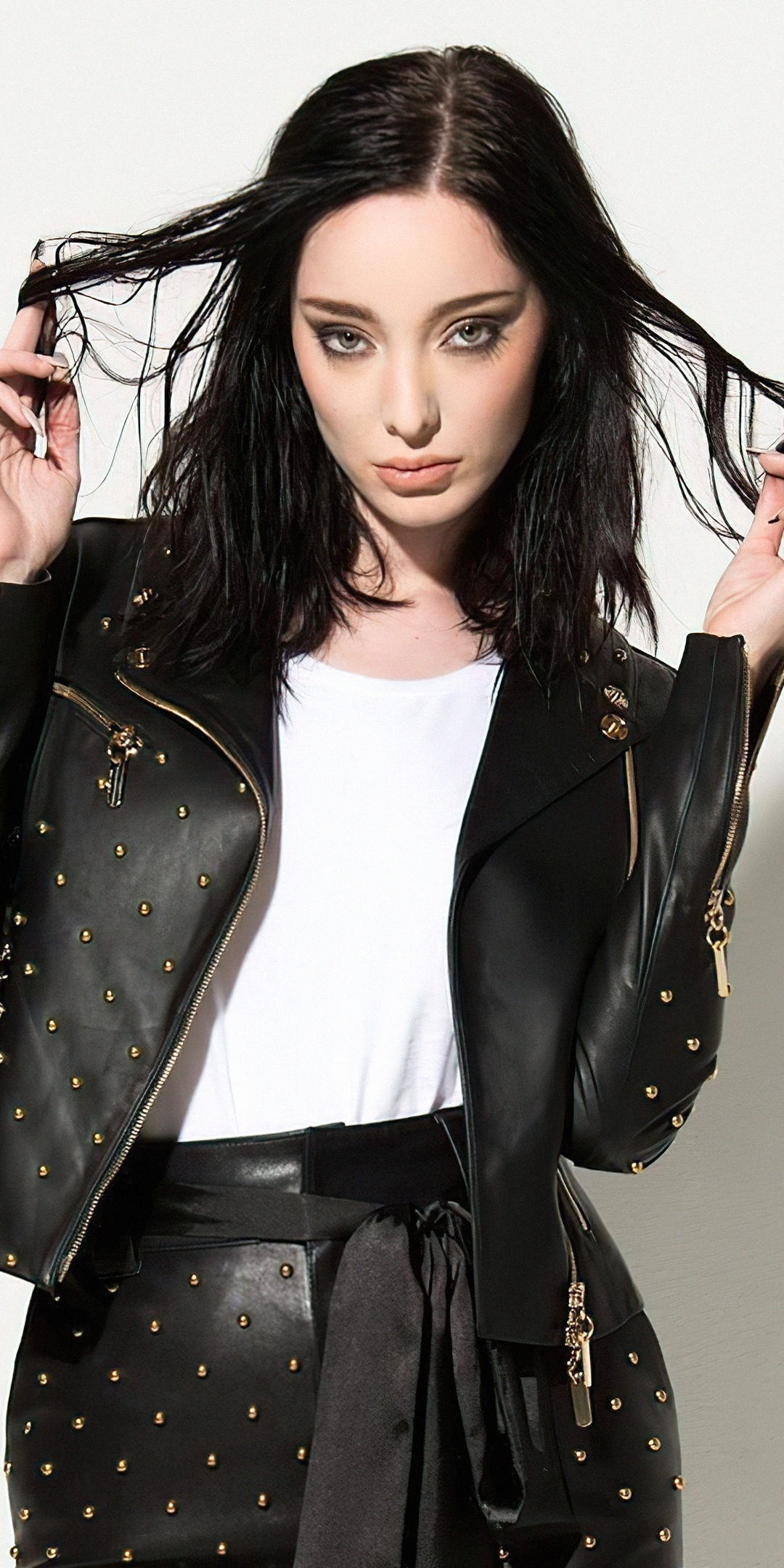 Emma Dumont, leather jacket, 2020, 1080x2160 wallpaper