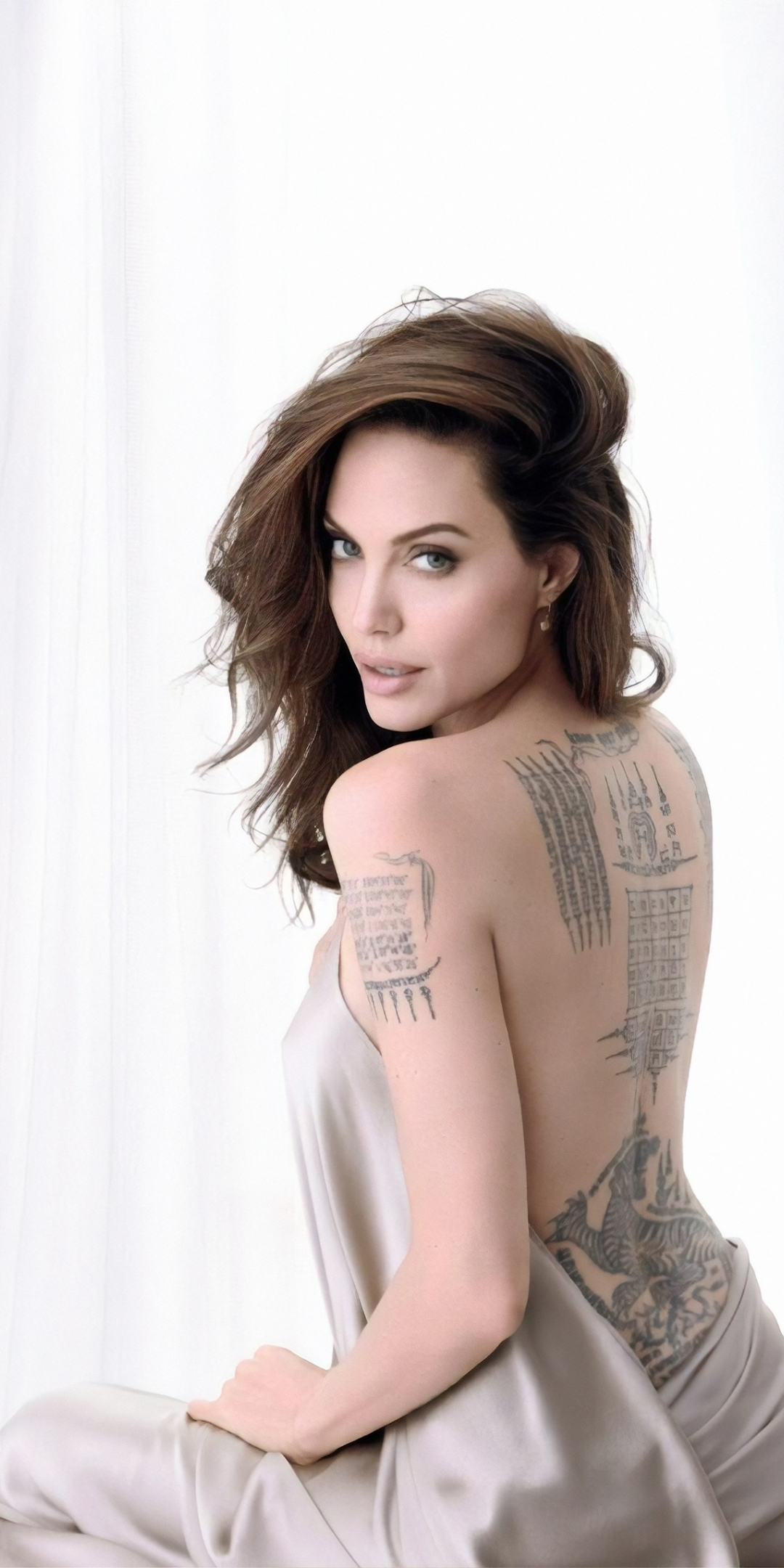 Celebrity, gorgeous actress, Angelina Jolie, 1080x2160 wallpaper