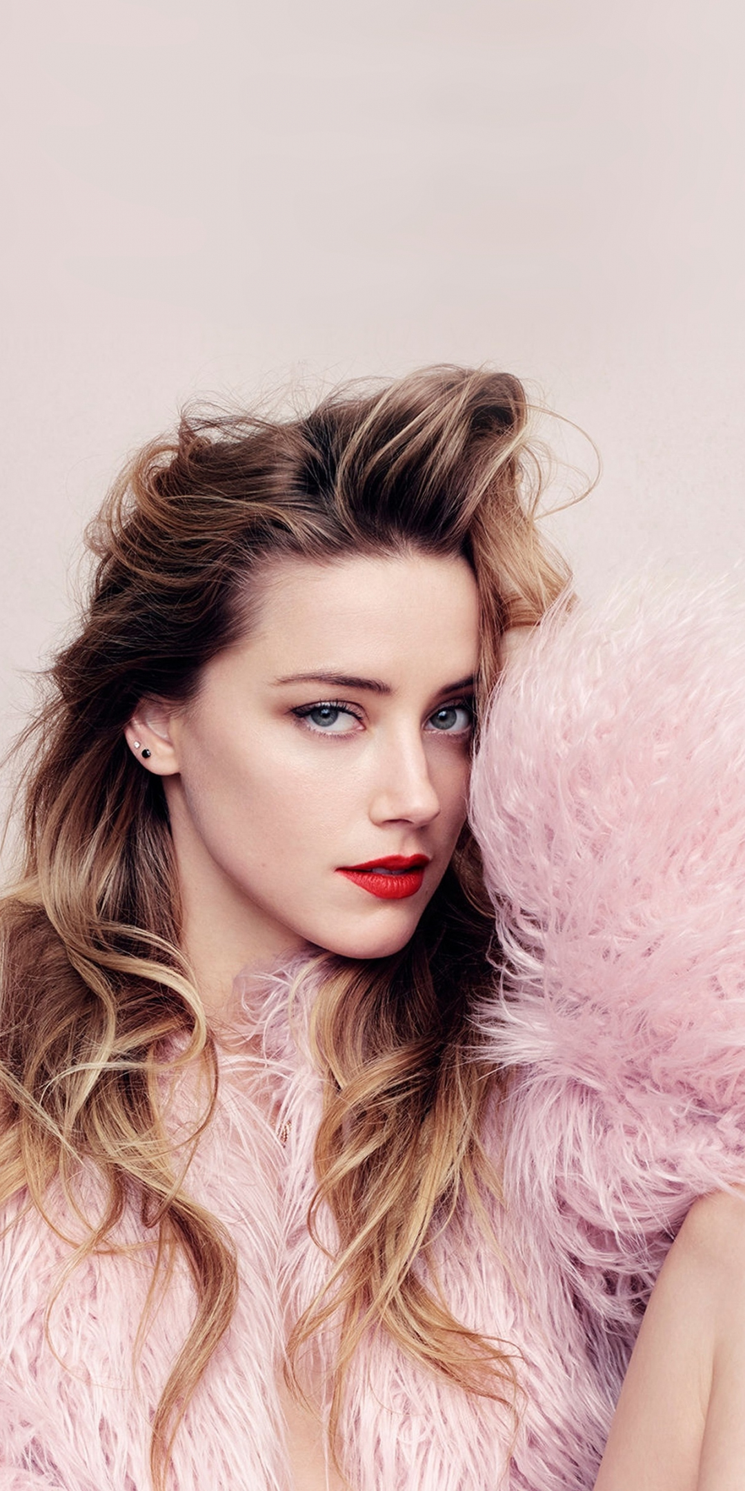 Beautiful actress, Amber Heard, blue eyes, 1080x2160 wallpaper