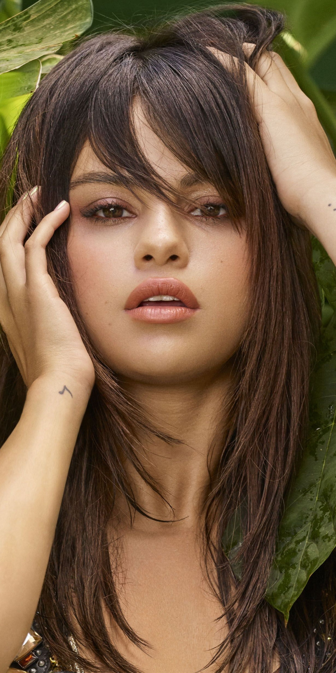 Selena Gomez, brunette, Elle, 2018, 1080x2160 wallpaper