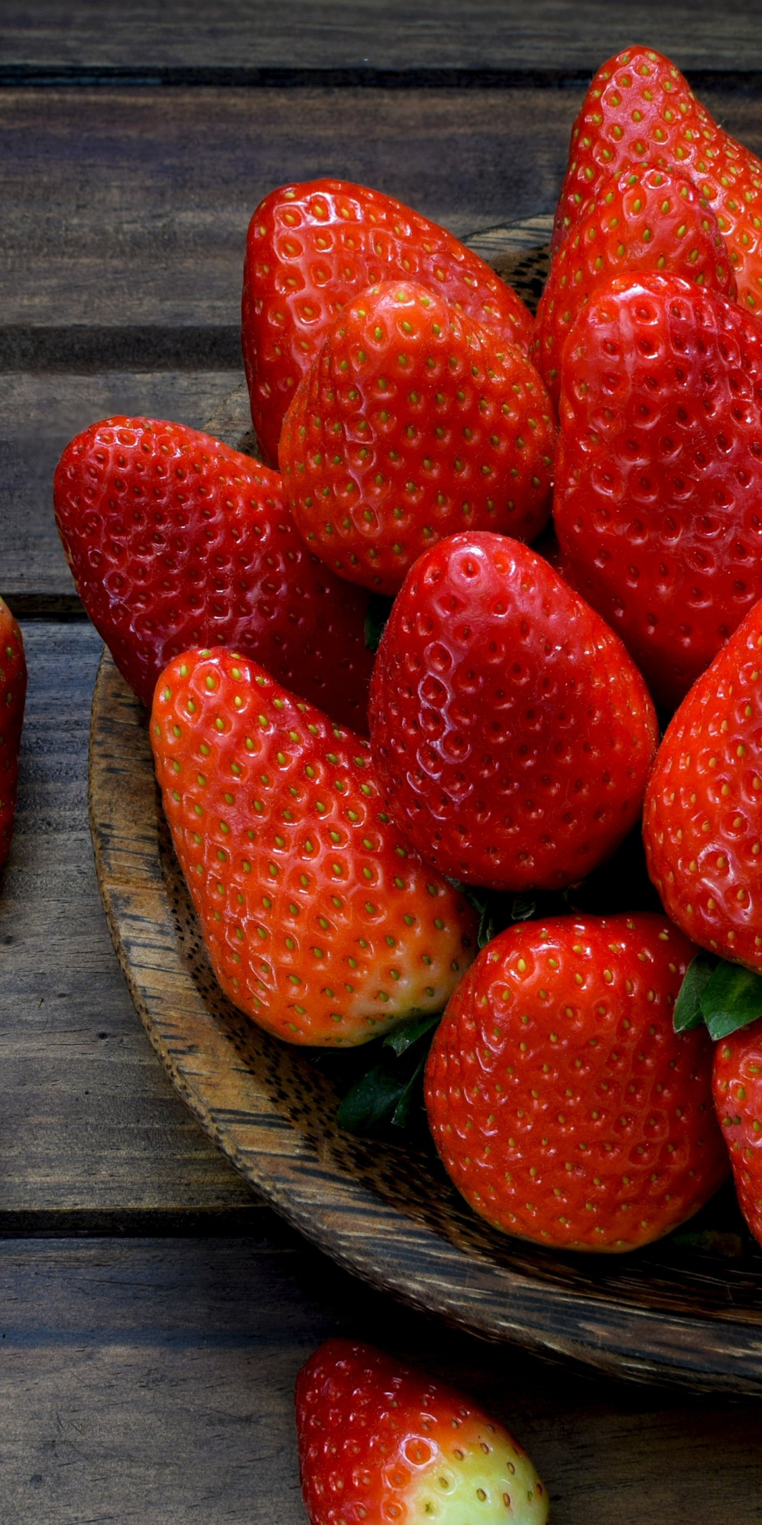 Fruits, basket, fresh, strawberries, 1080x2160 wallpaper