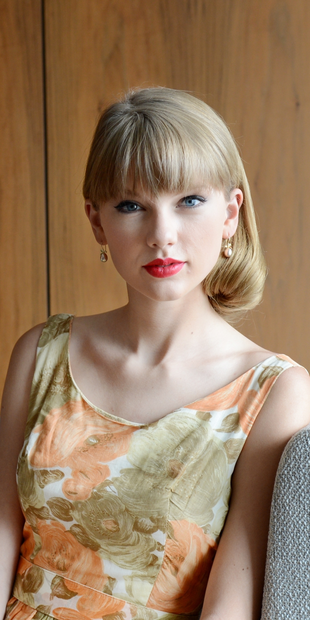 Beautiful woman, blonde, Taylor Swift, 1080x2160 wallpaper