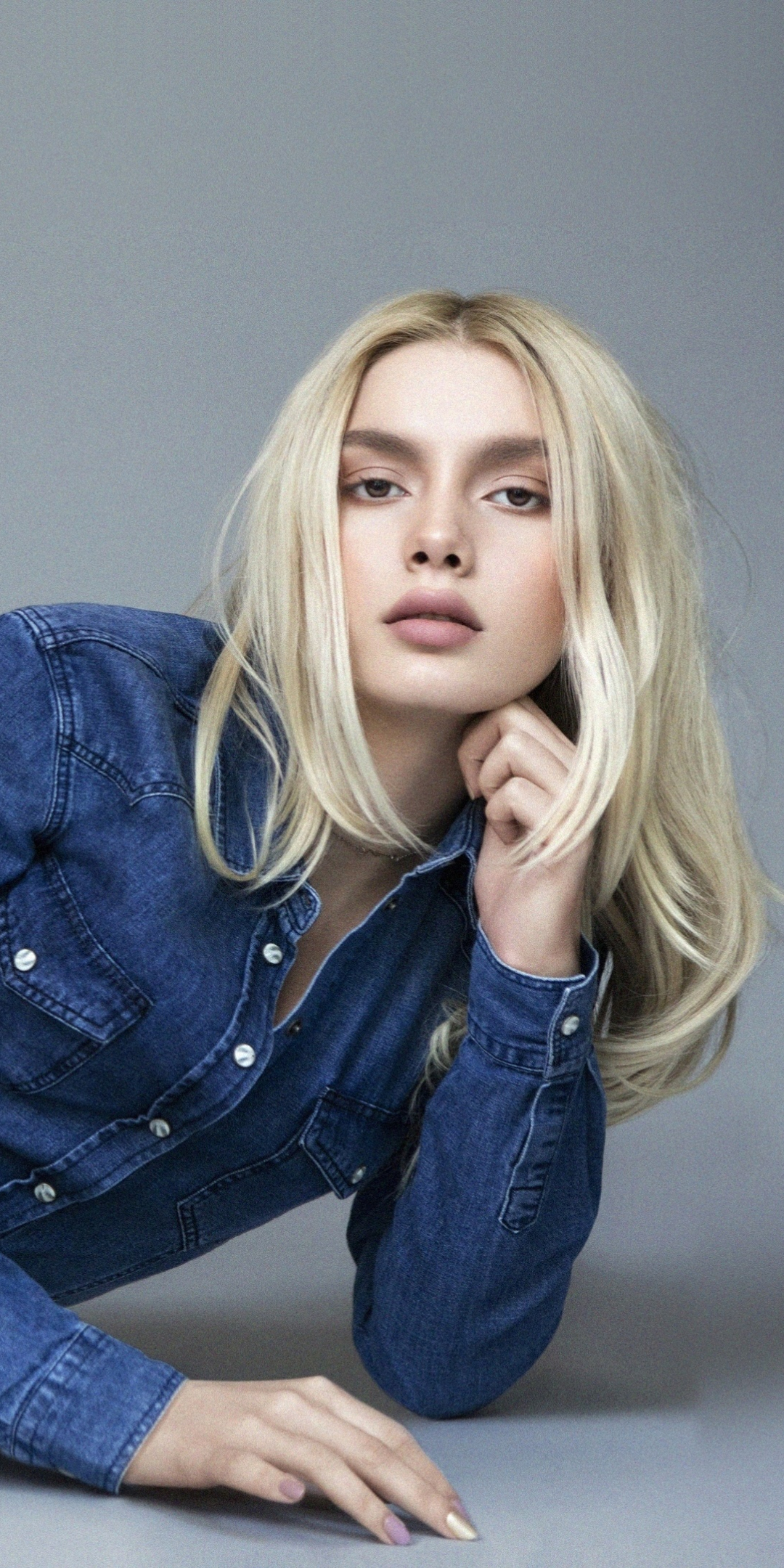 Jeans outfit, celebrity, beautiful, Aleyna Tilki, 1080x2160 wallpaper