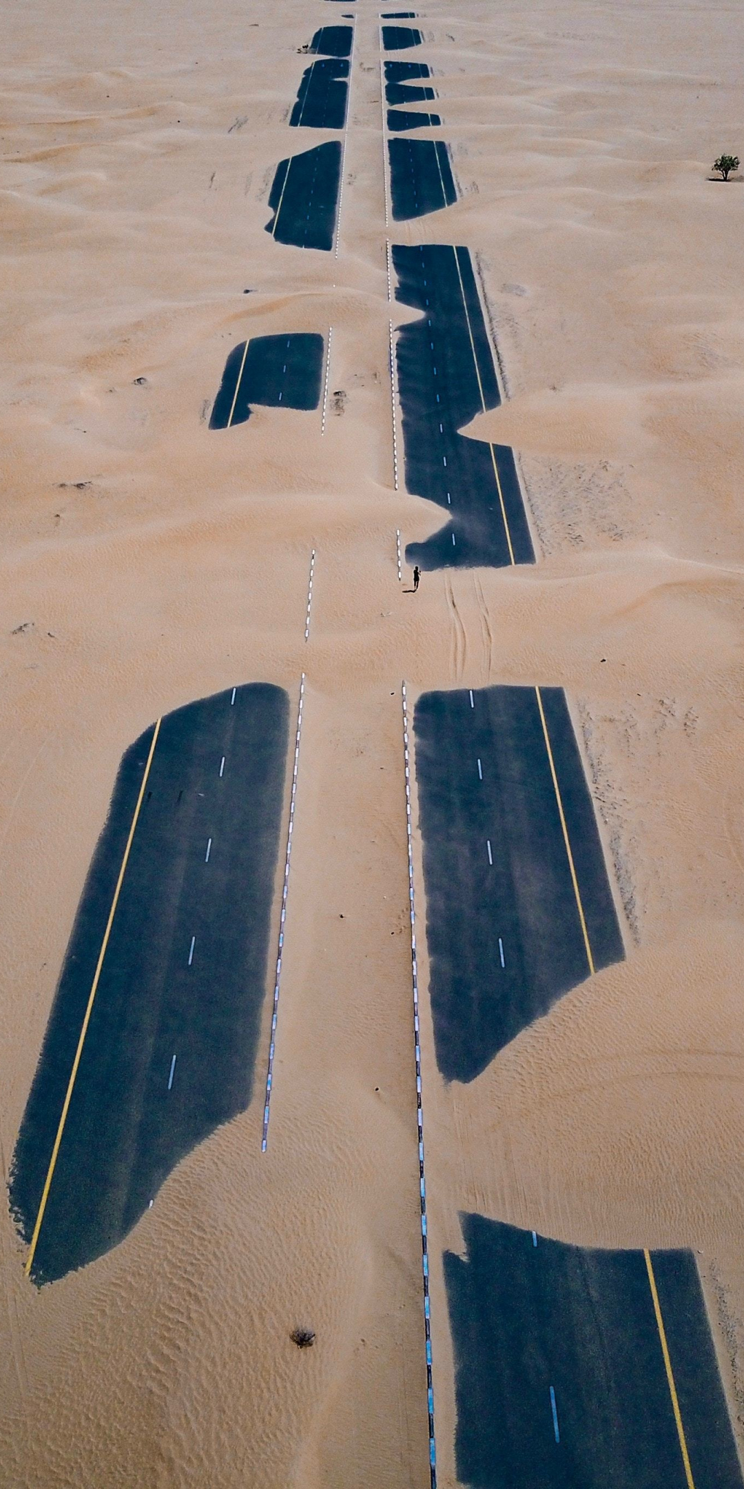 Sand, desert, landscape, highway, 1080x2160 wallpaper