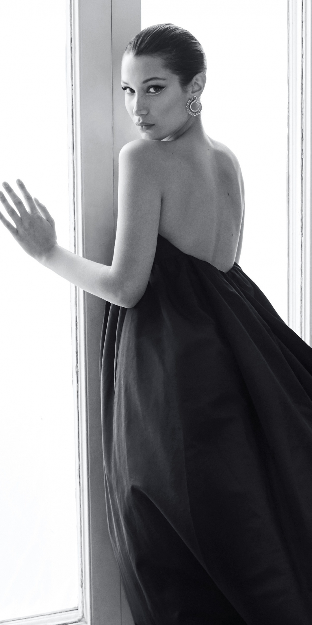 Bella Hadid, Indoor photoshoot, monochrome, 1080x2160 wallpaper