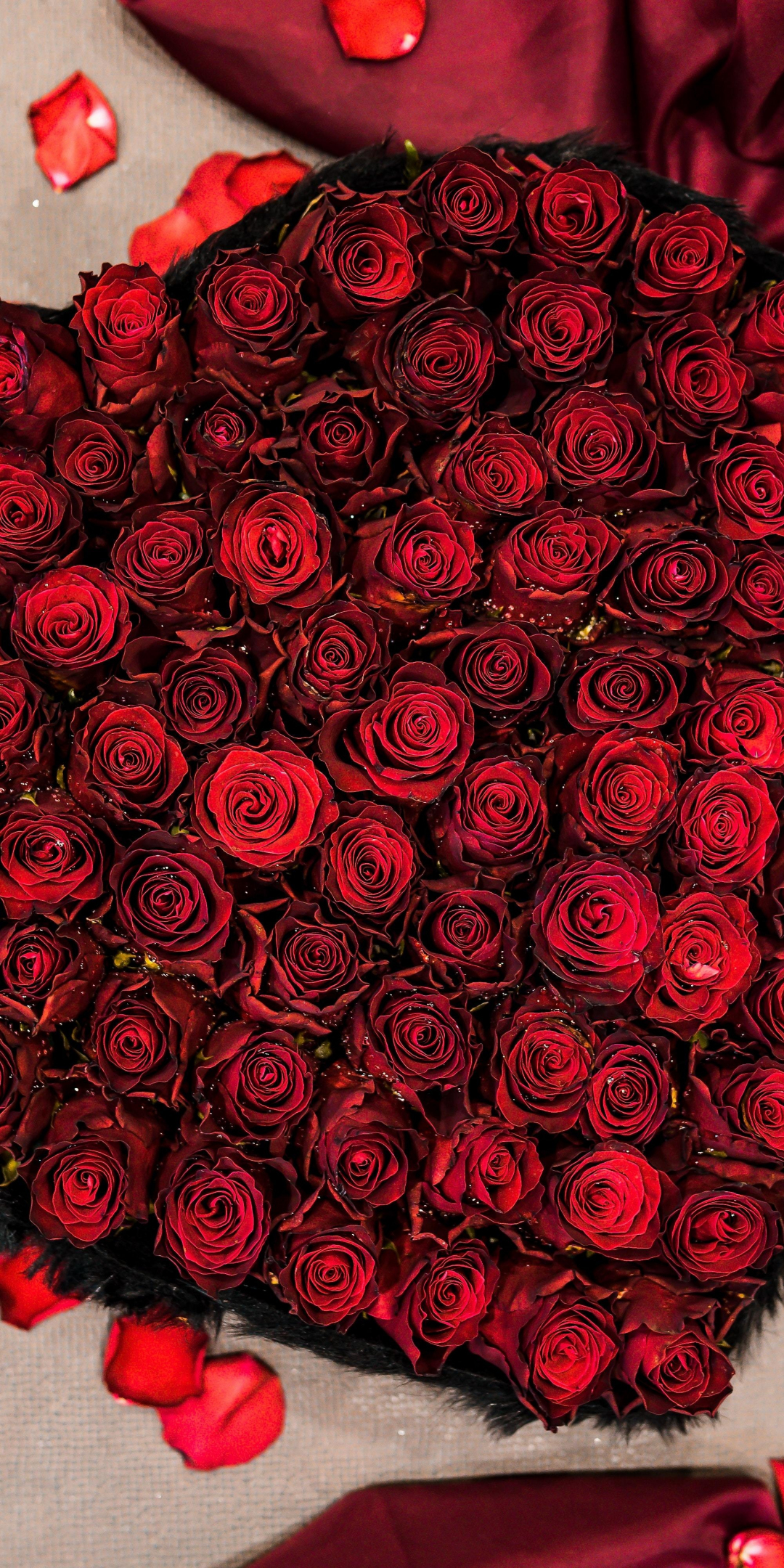 Heart shape Bouquet, red roses, fresh, 1080x2160 wallpaper