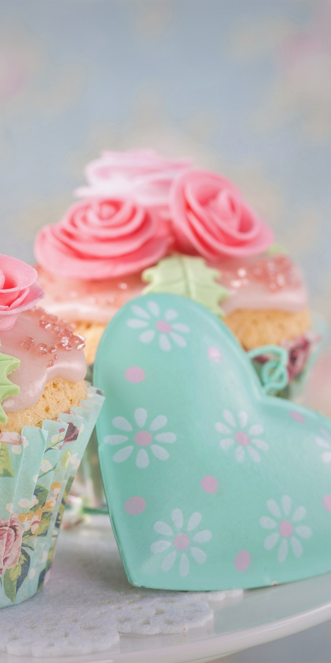 Cupcake, dessert, heart, cake, food, baking, 1080x2160 wallpaper