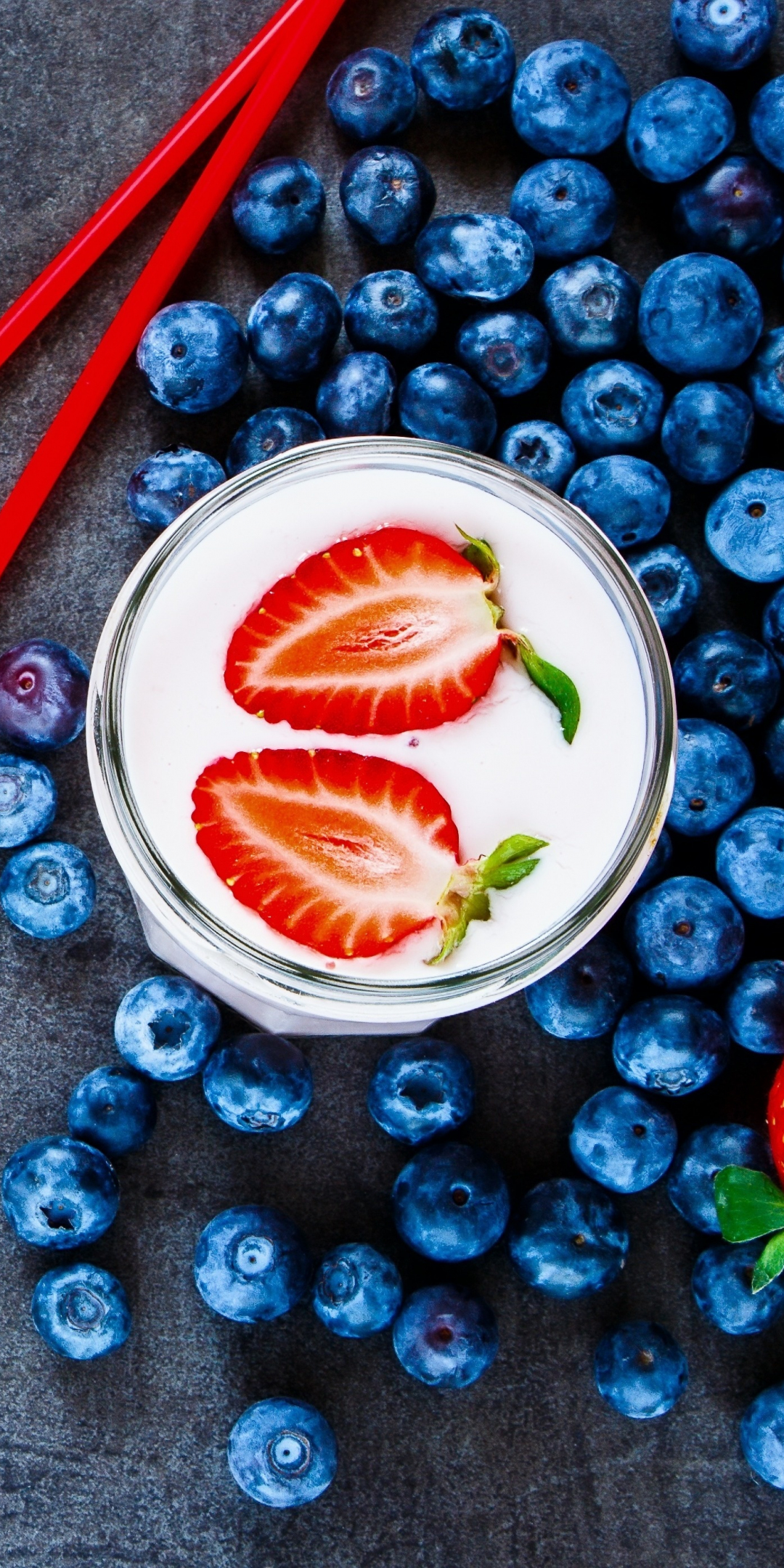 Blueberries, milkshake, strawberry, drink, 1080x2160 wallpaper
