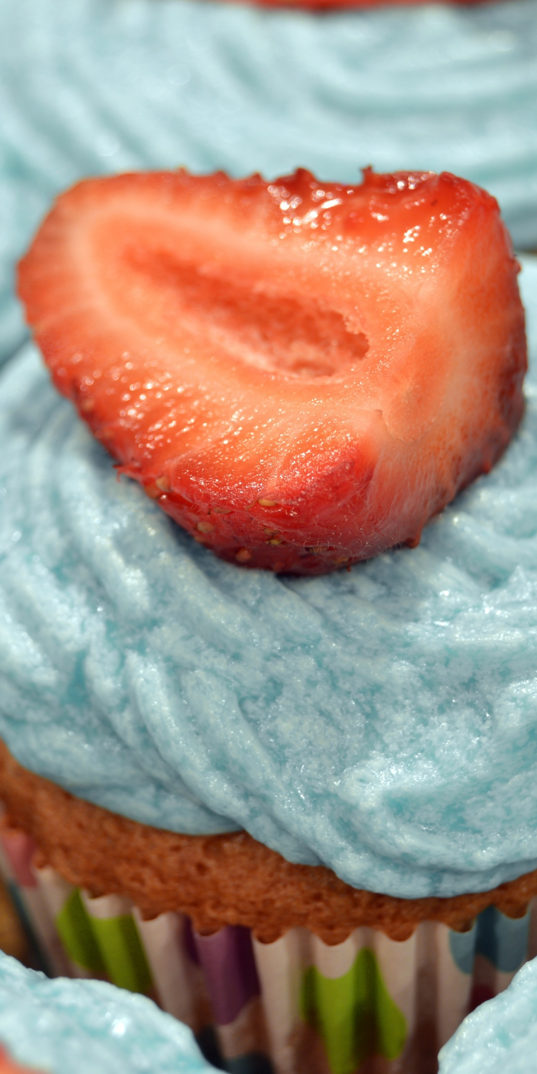 Cupcakes, strawberry, slices, food, dessert, 1080x2160 wallpaper