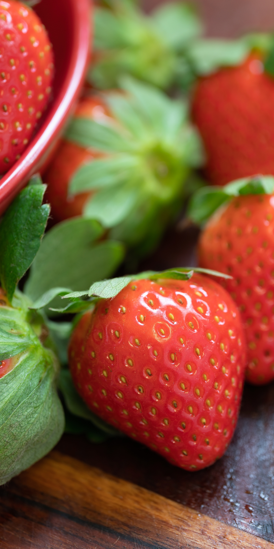 Strawberry, fresh and ripe fruits, 1080x2160 wallpaper