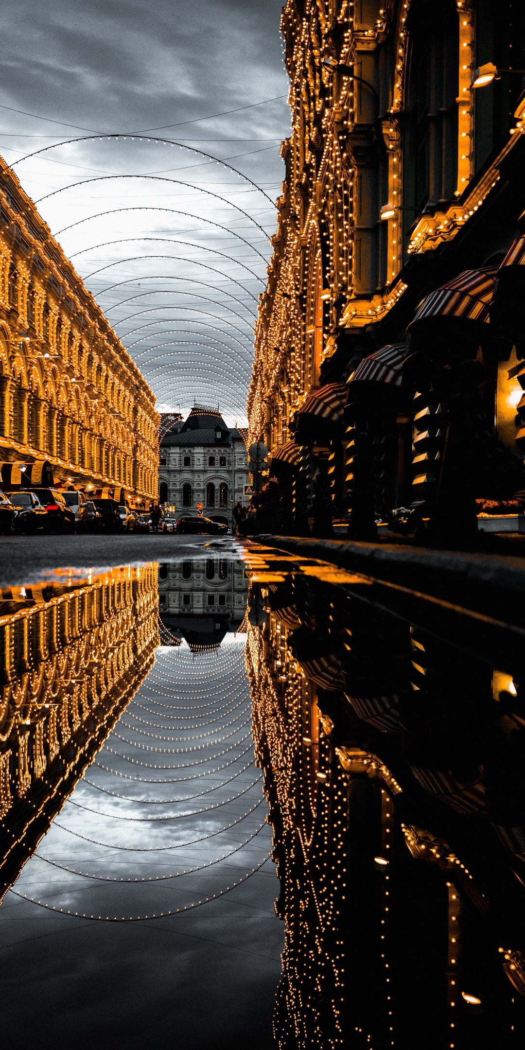 Moscow, street, reflections, decoration, 1080x2160 wallpaper