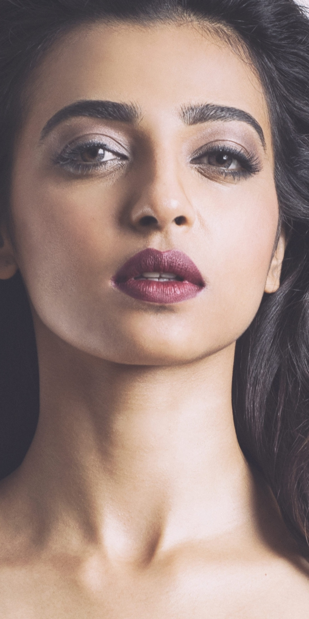 Radhika Apte, actress, makeup, hot, 2018, 1080x2160 wallpaper