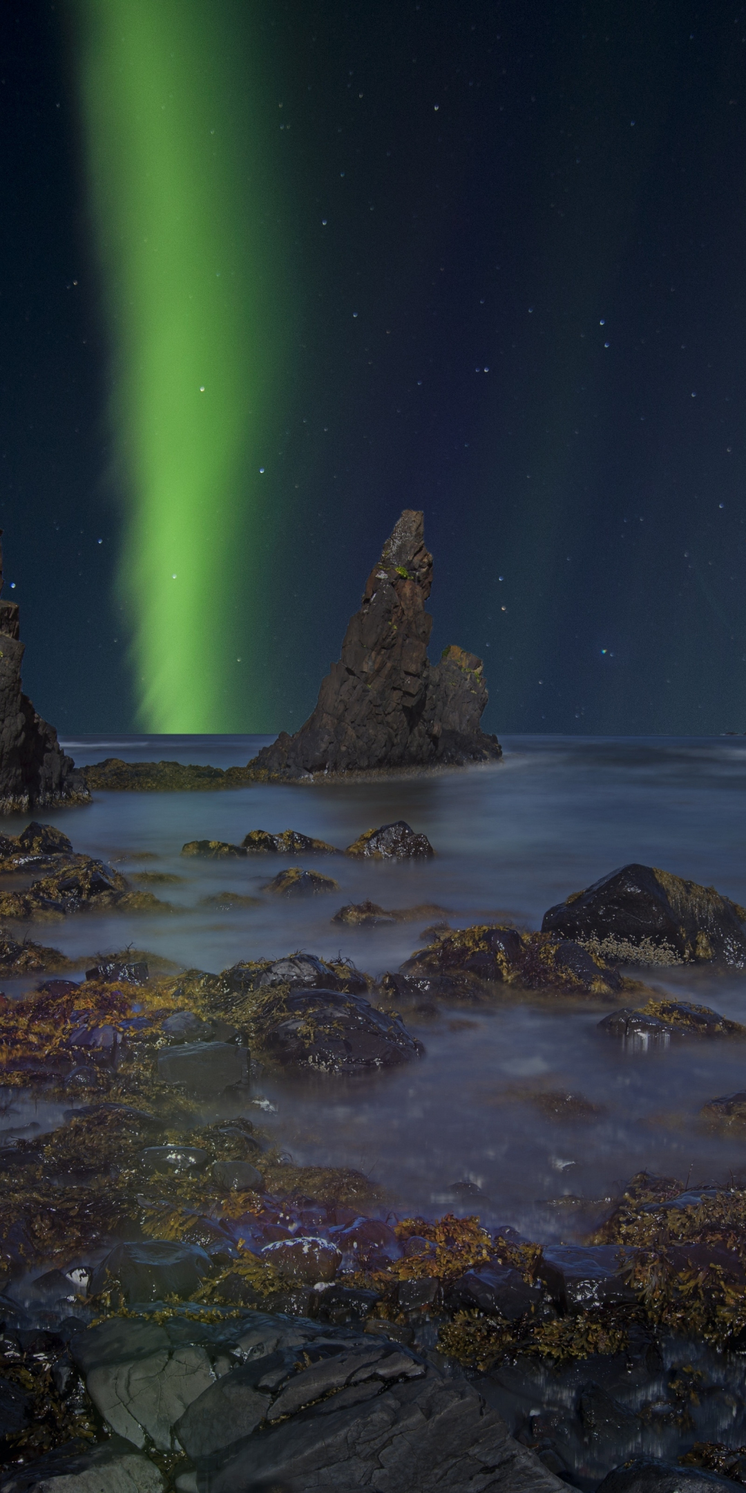 The shore at Trekyllisvik, Iceland, coast, northern lights, 1080x2160 wallpaper