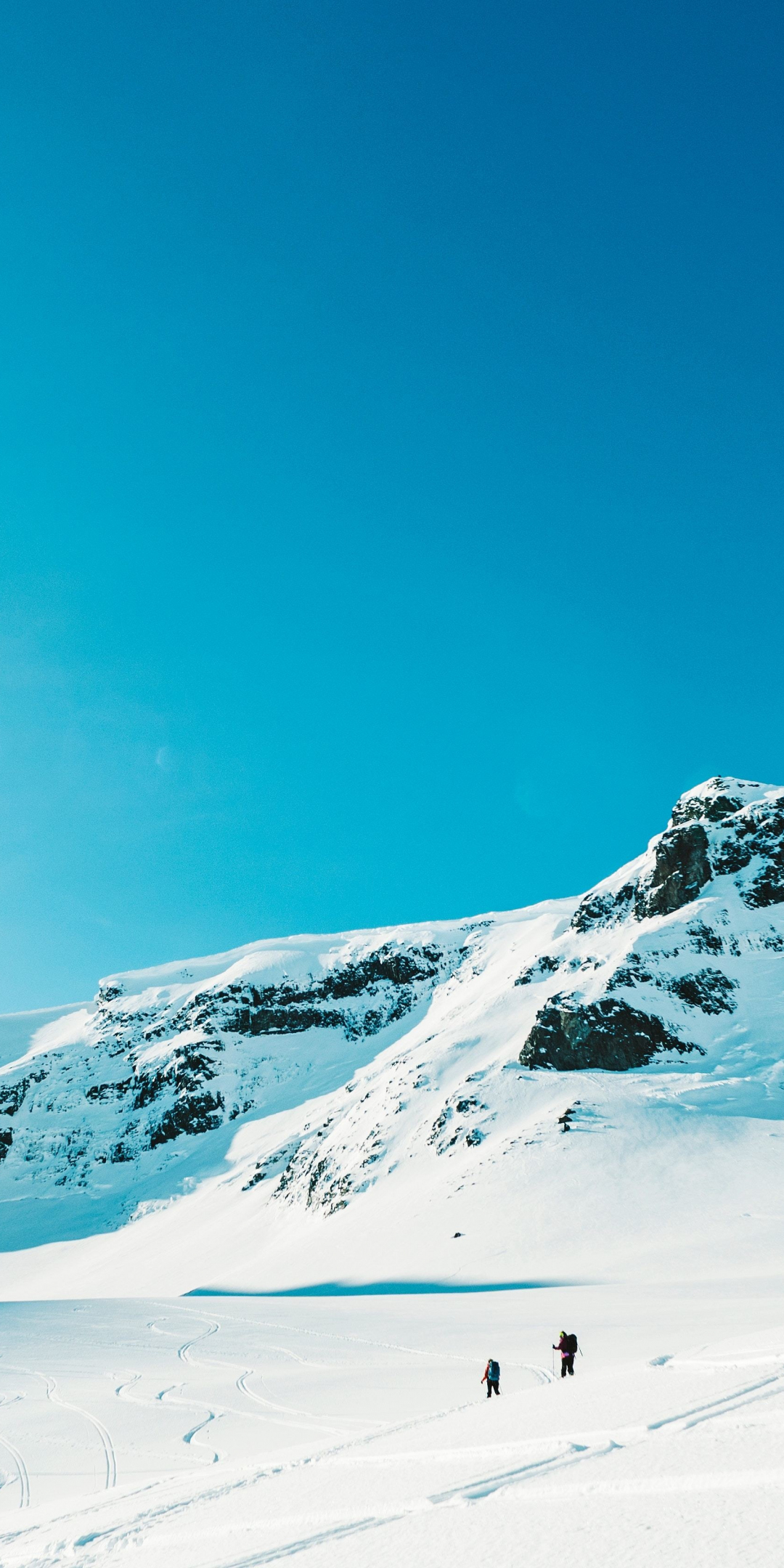 Skiers, tourists, snow, landscape, 1080x2160 wallpaper