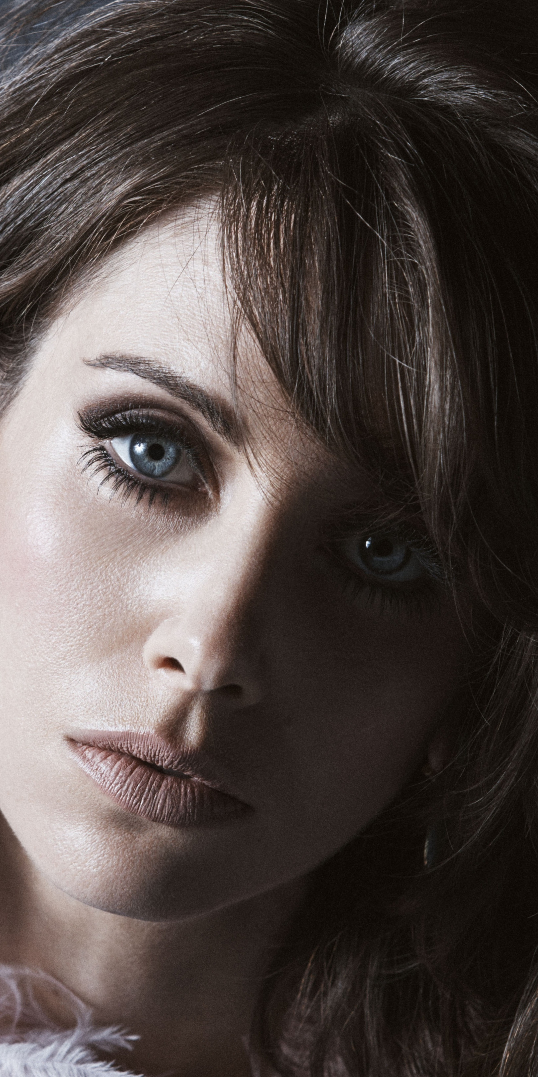 Blue eyes, beautiful, brunette, Alison Brie, 1080x2160 wallpaper