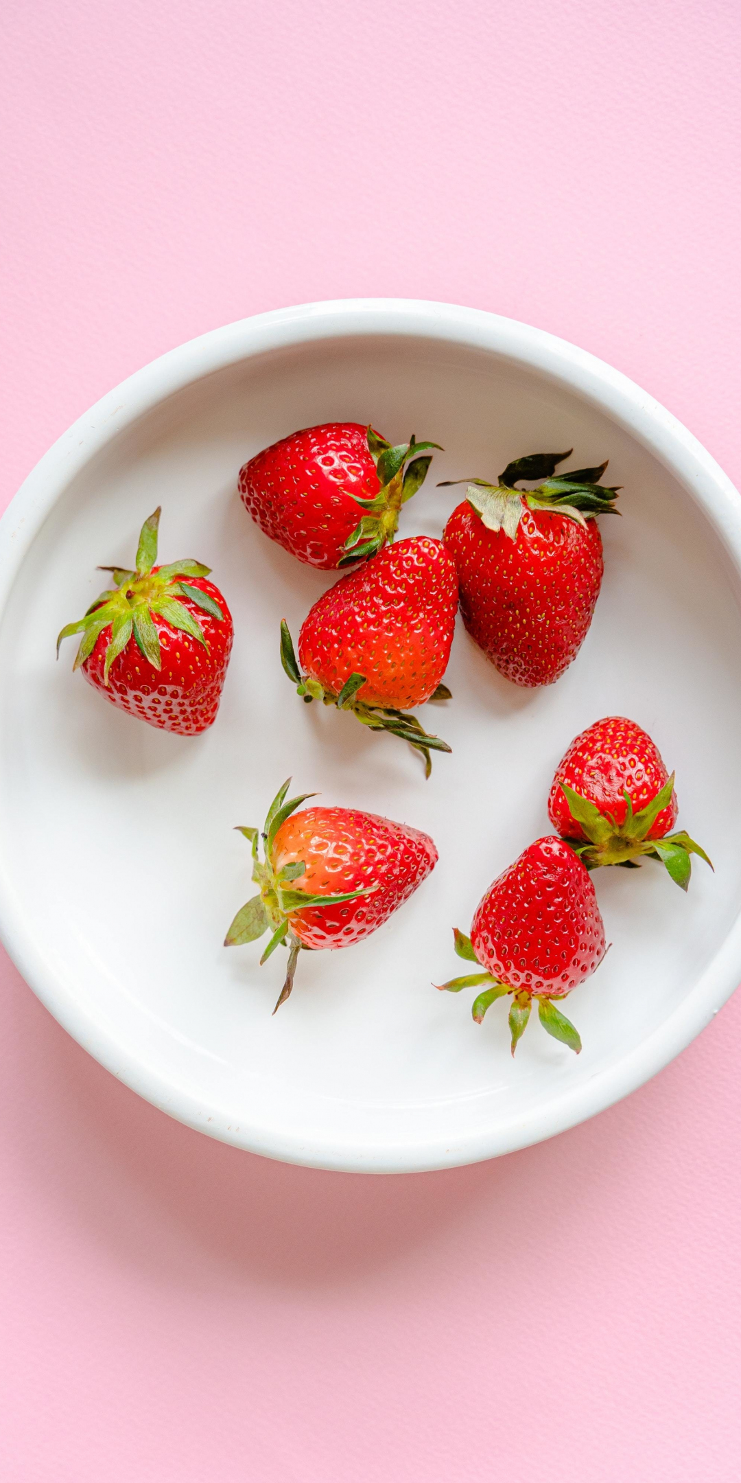 Red fruits, strawberries, 1080x2160 wallpaper