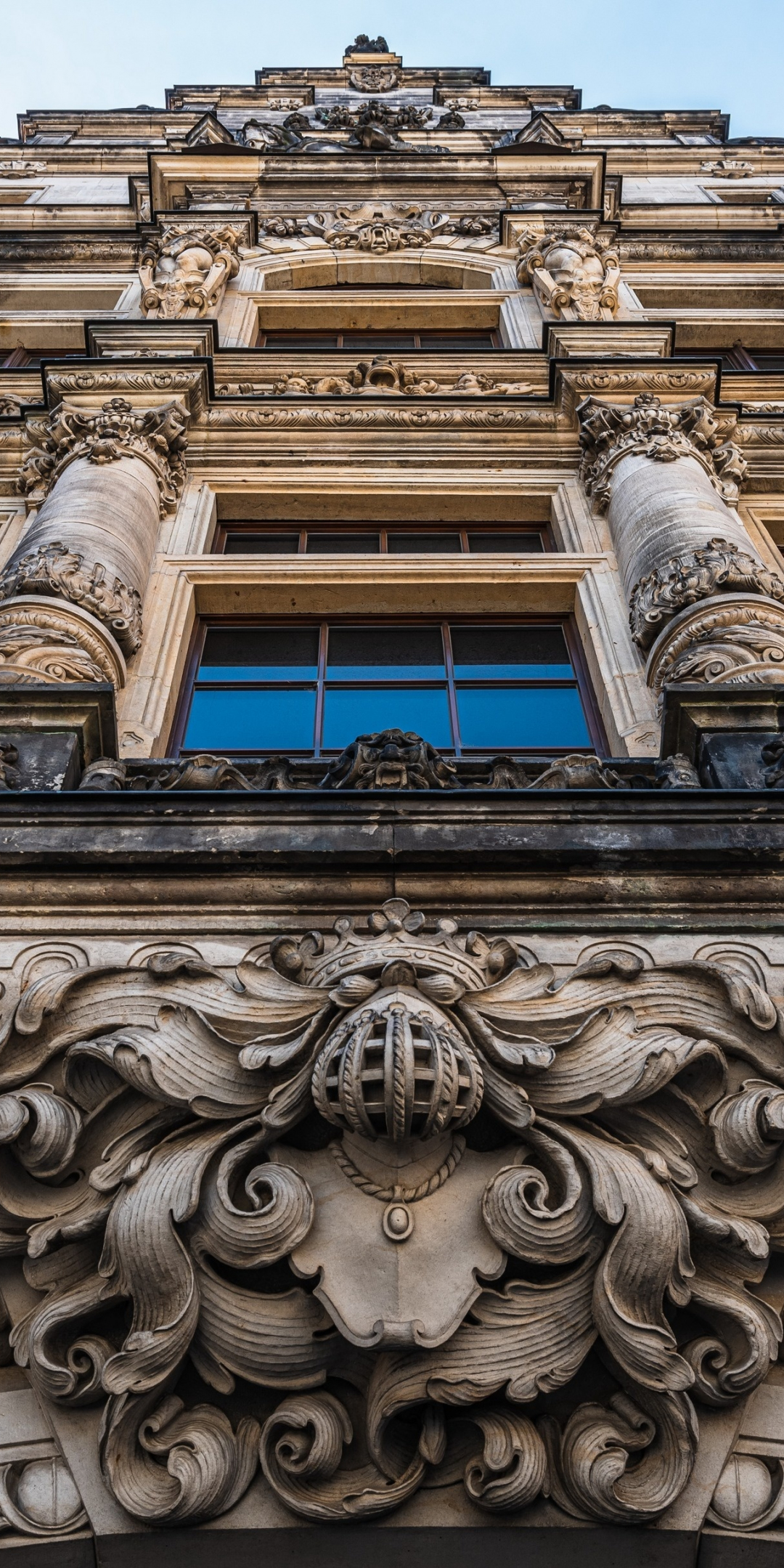 Old architecture, building facade, 1080x2160 wallpaper