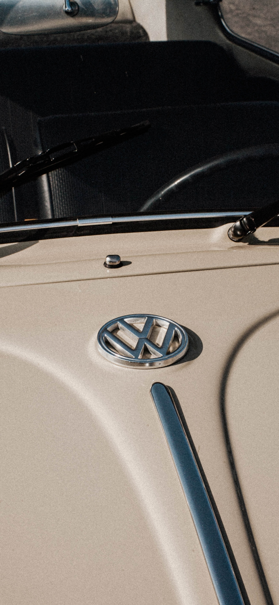 Download wallpaper 1125x2436 volkswagen, car classic, logo, iphone x ...