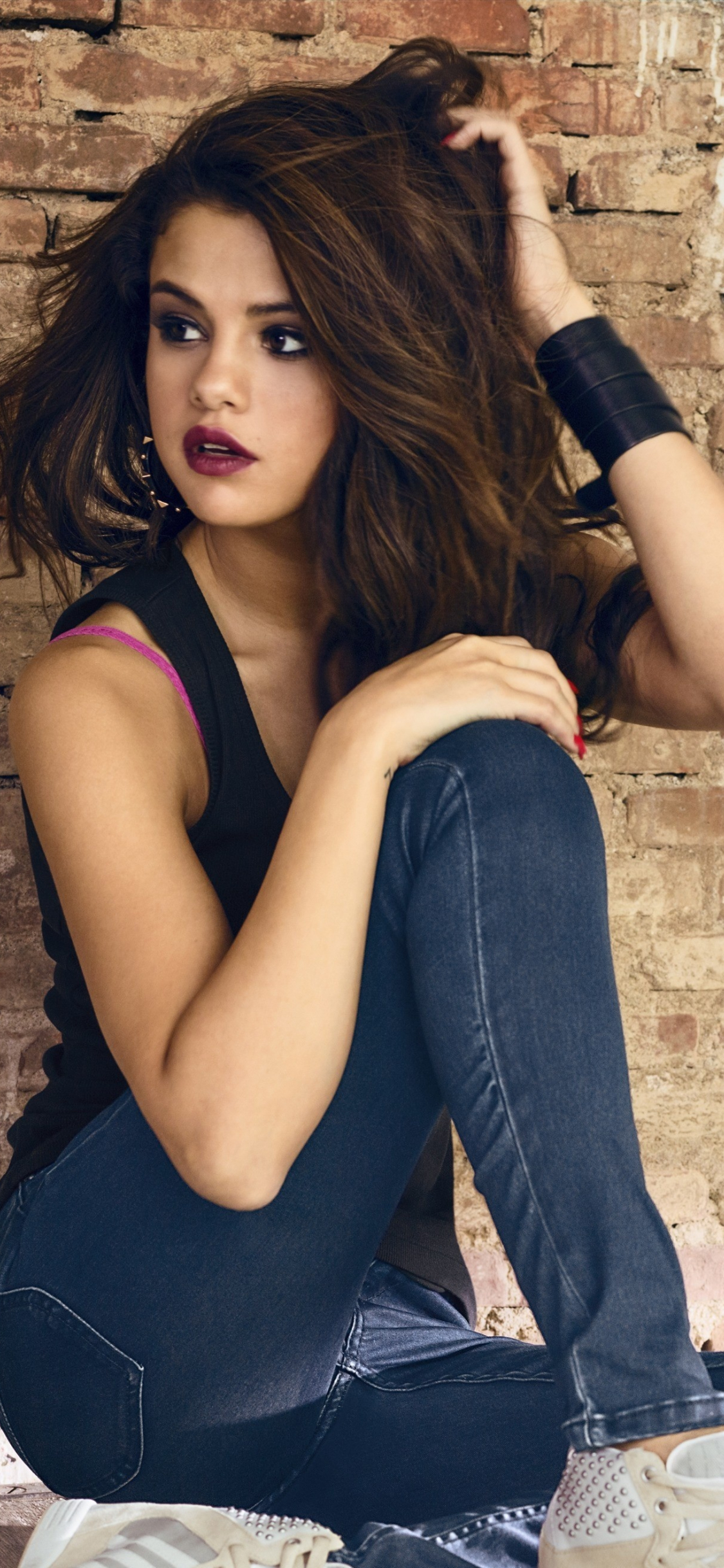 Download 1125x2436 Wallpaper Selena Gomez Blue Jeans Adidas Neo Iphone X 1125x2436 Hd Image Background 5722