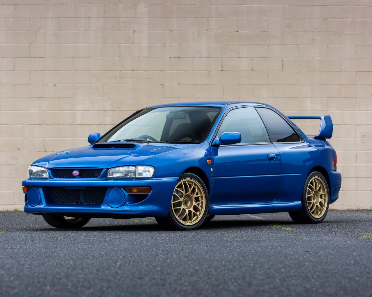 Download wallpaper 1280x1024 classic car, subaru impreza, blue ...