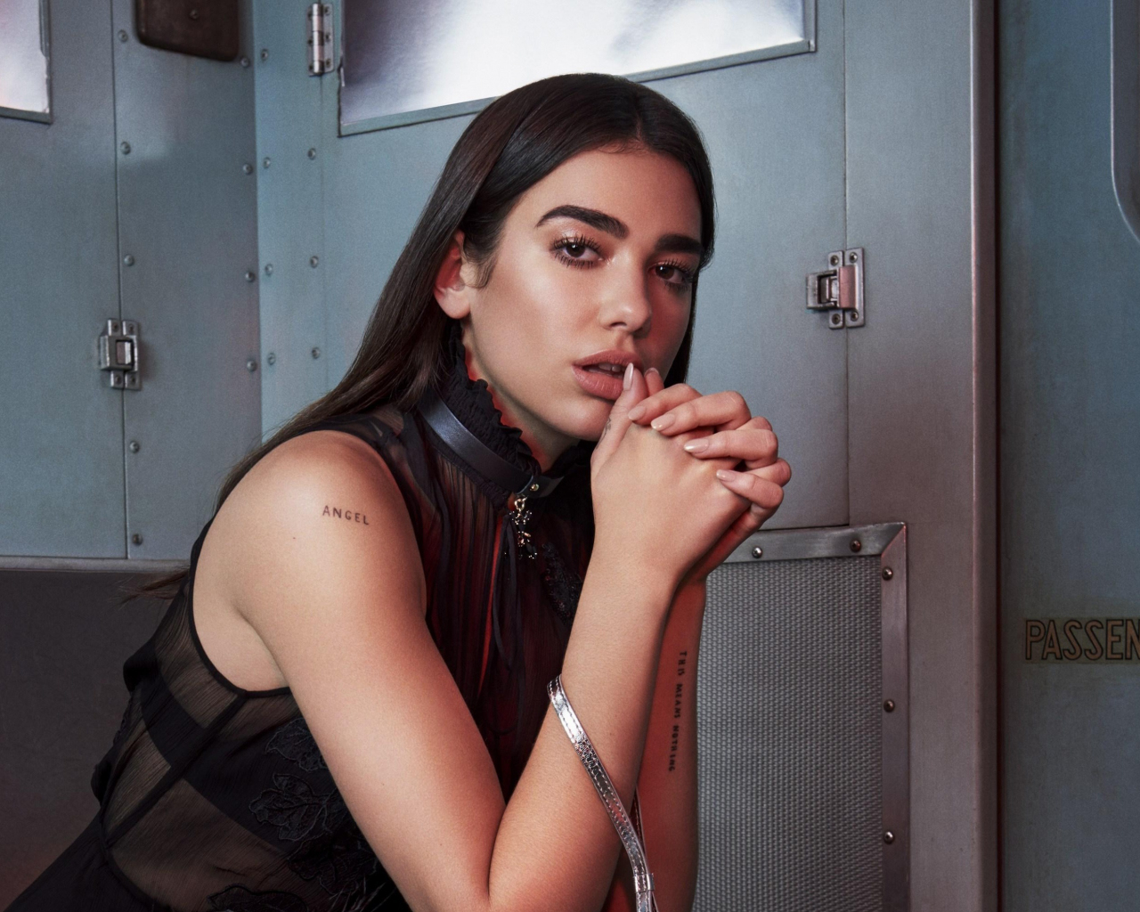 Download wallpaper 1280x1024 dua lipa, patrizia pepe, photoshoot, 2018 ...