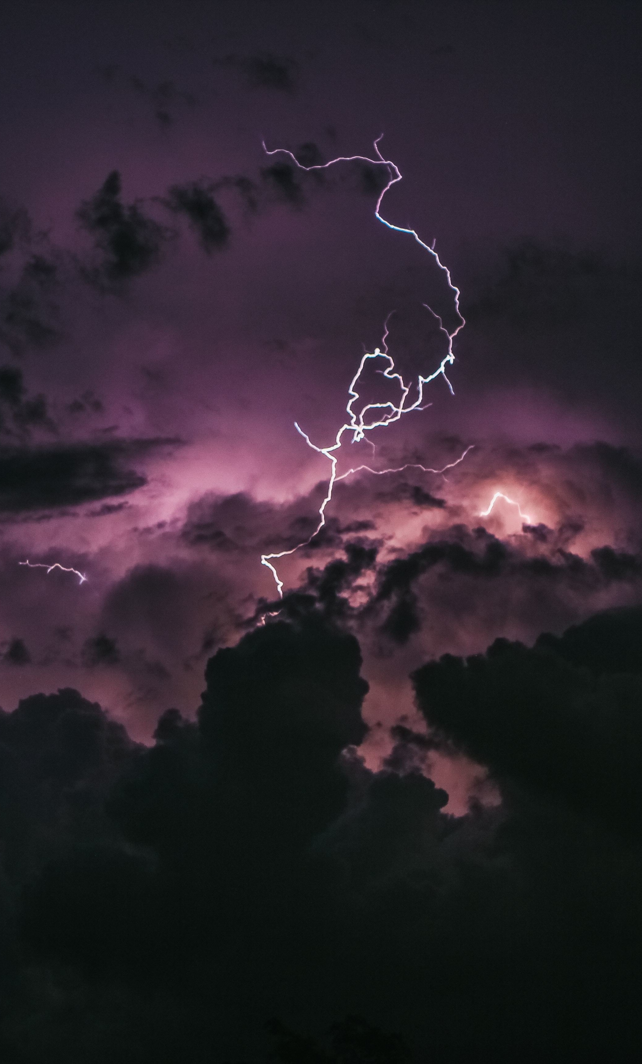 Download 1280x21 Wallpaper Dark Lightning Clouds Sky Iphone 6 Plus 1280x21 Hd Image Background 1353