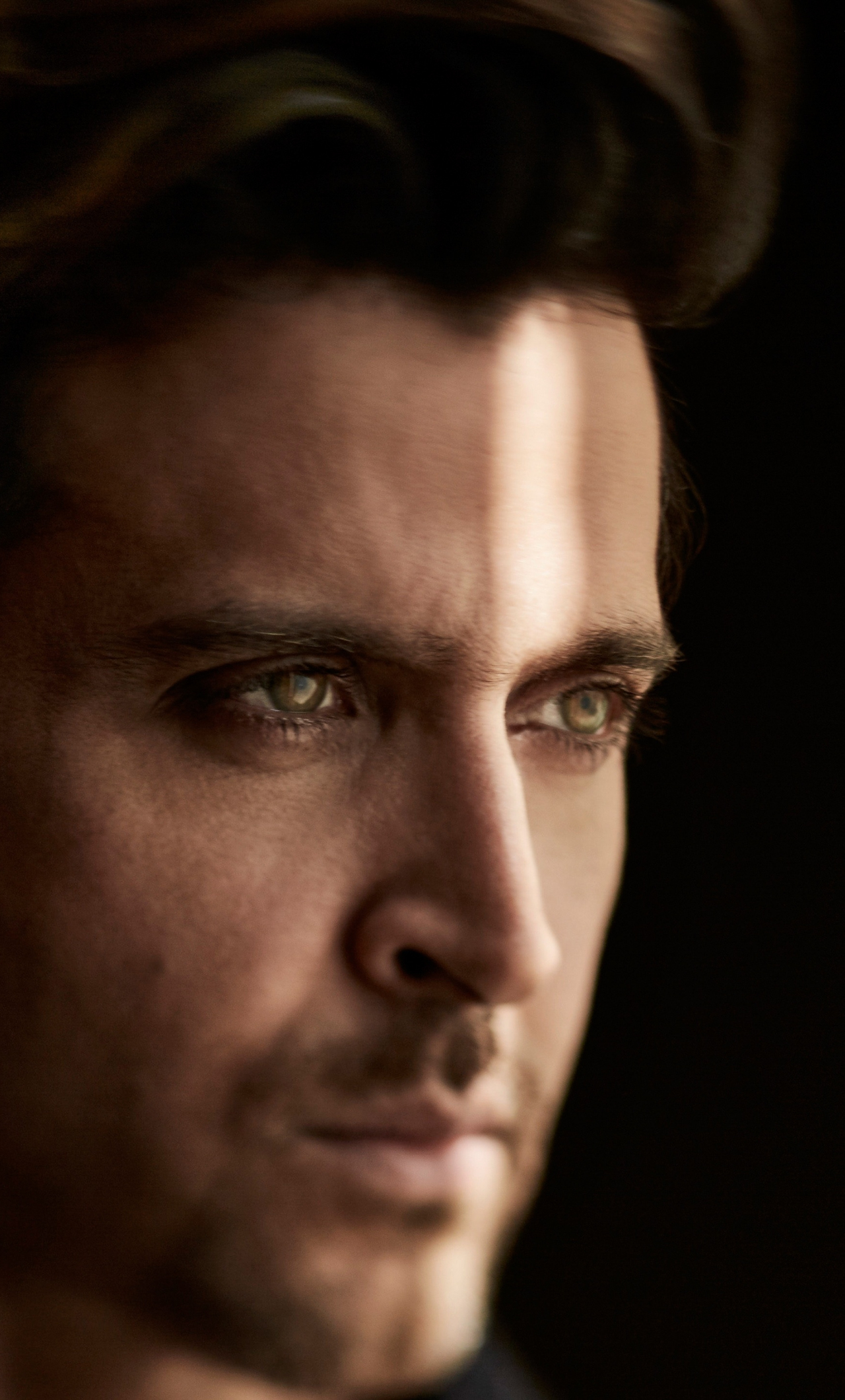 Download wallpaper 1280x2120 hrithik roshan, bollywood actor, 2018, iphone  6 plus, 1280x2120 hd background, 9985