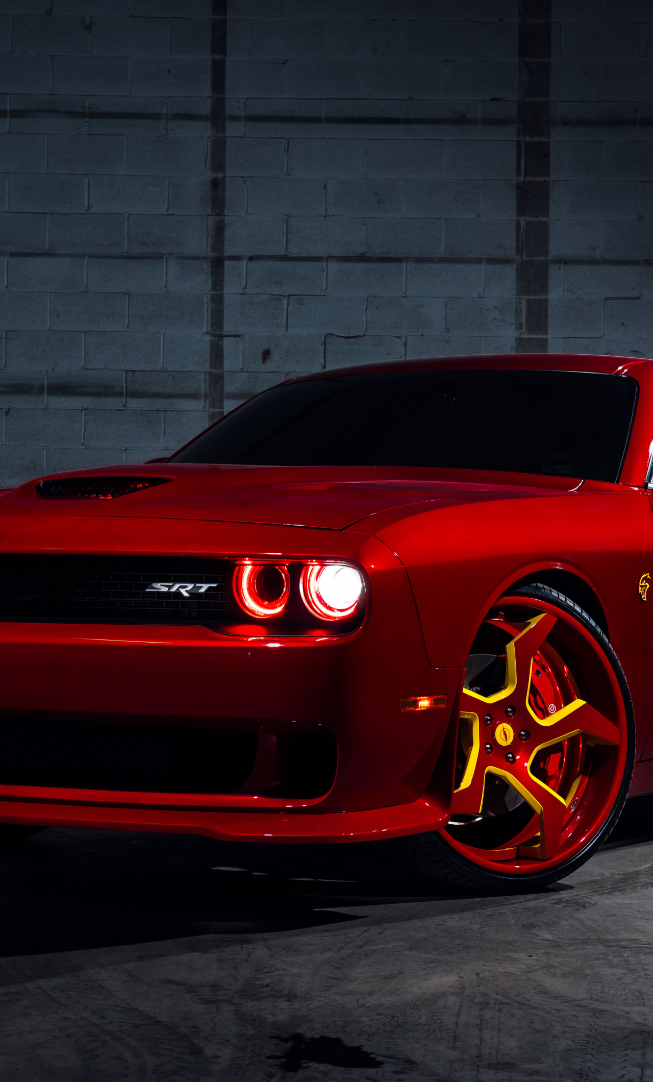 Red, Dodge Challenger SRT Hellcat, flashlight, 1280x2120 wallpaper