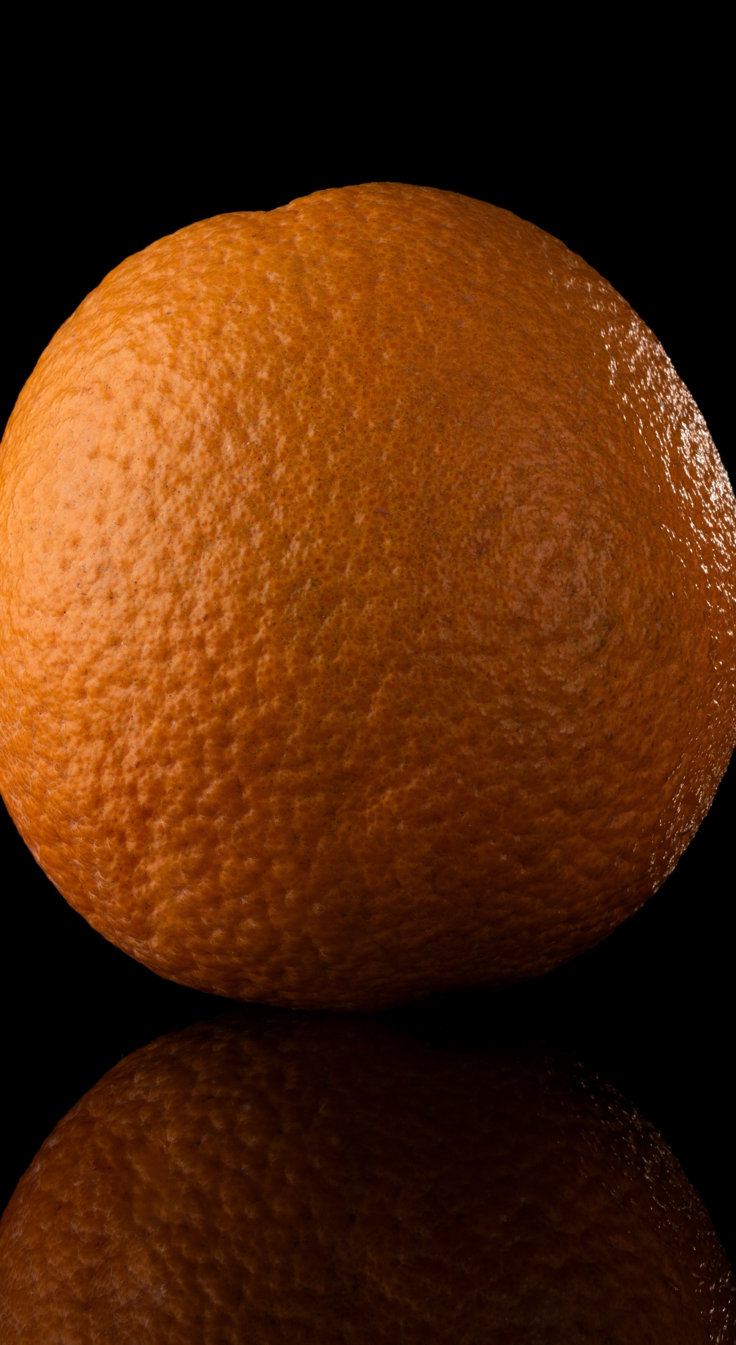 Огромный апельсин