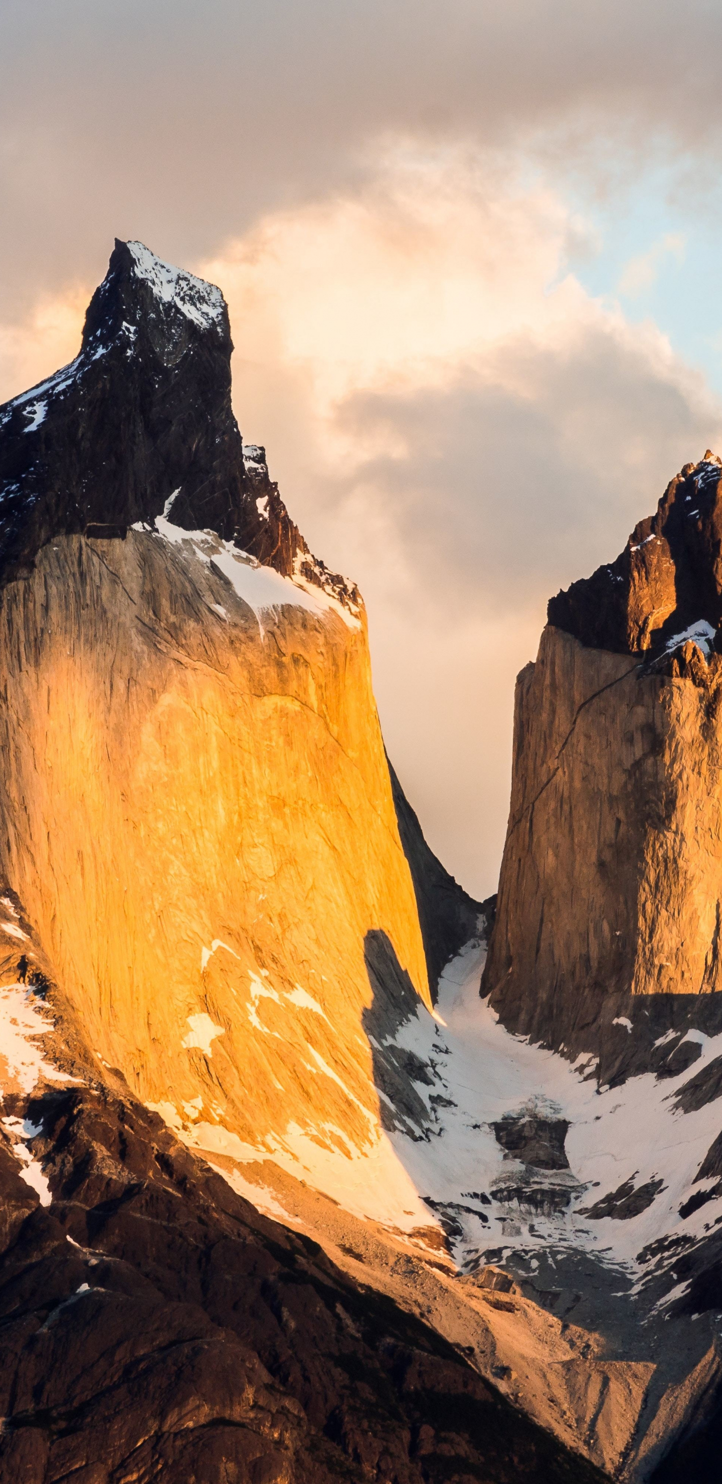 Download wallpaper 1440x2960 golden peak, torres del paine national