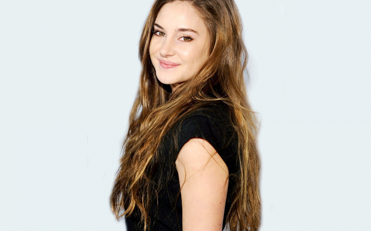 Download wallpaper 1440x900 shailene woodley, long hair, smile ...