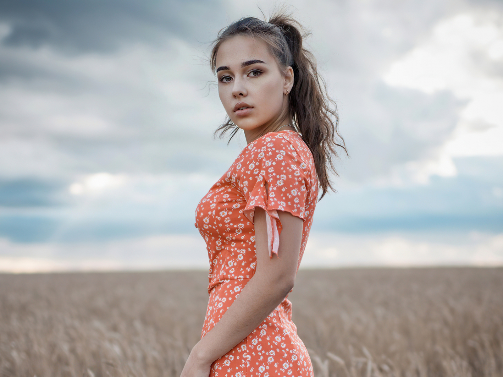 Download Alina Sabirova Outdoor Beautiful Woman 2020 1600x1200