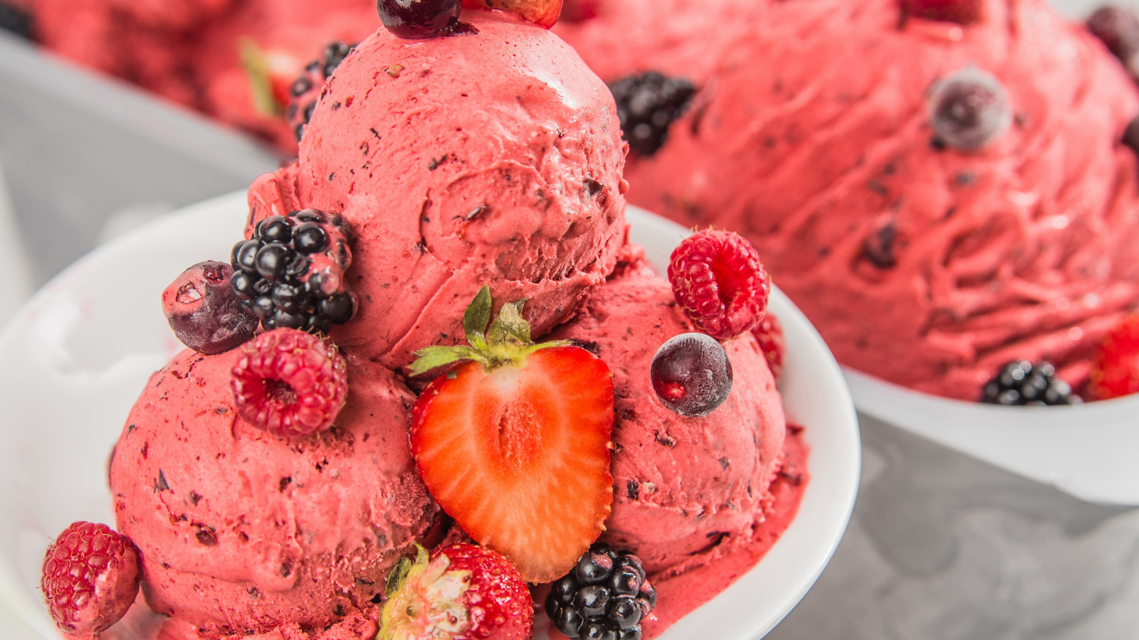 Download wallpaper 1600x900 summer, dessert, fruits, ice cream, 16:9 ...