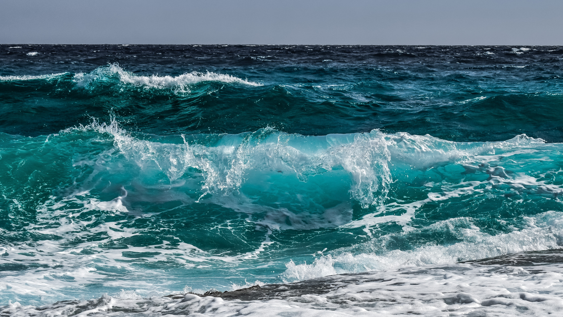 Download wallpaper 1920x1080 blue, sea wave, shore, water, full hd