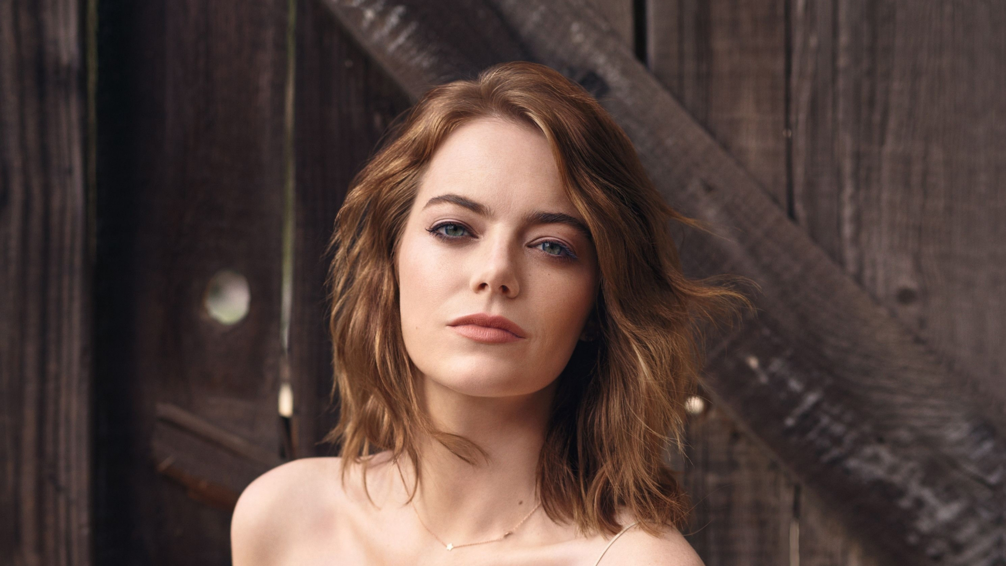 Download 2048x1152 Wallpaper Emma Stone Short Hair Rolling Stone