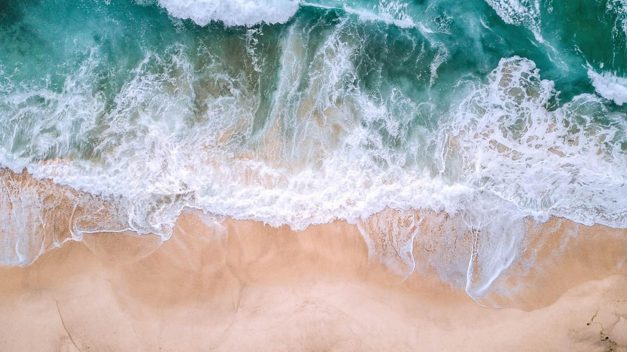 Download Wallpaper 2048x1152 Aerial View Sea Waves Beach Green White