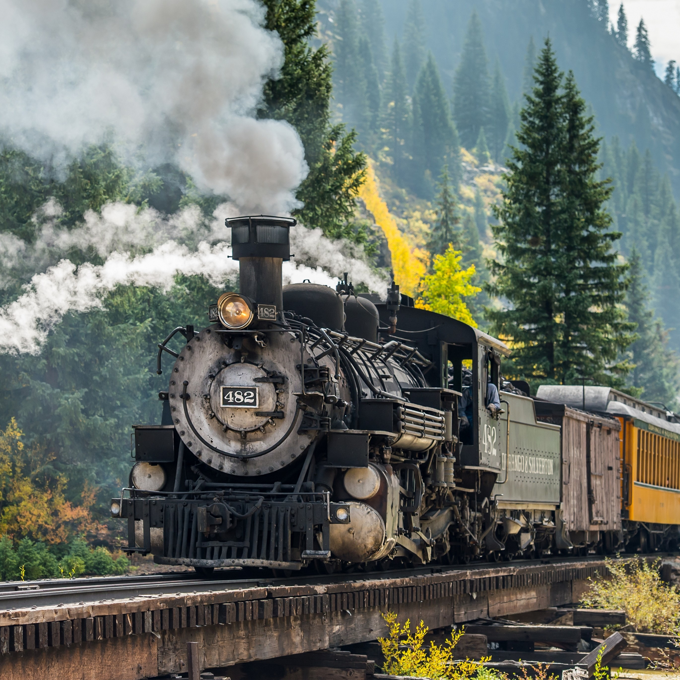 Steam engine of train фото 105