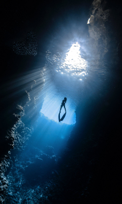 Download wallpaper 240x400 scuba diver, under-water, silhouette, sea