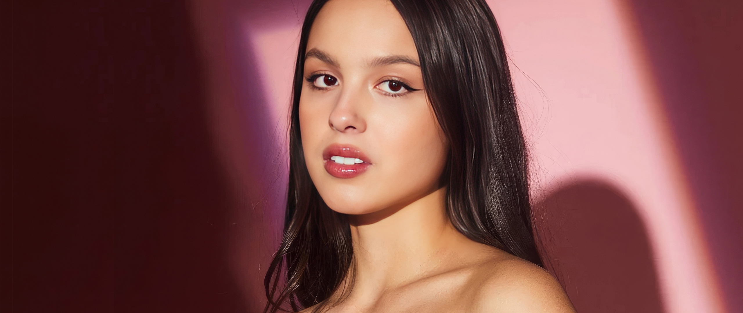 Olivia Rodrigo, Billboard Women, pretty woman, 2560x1080 wallpaper