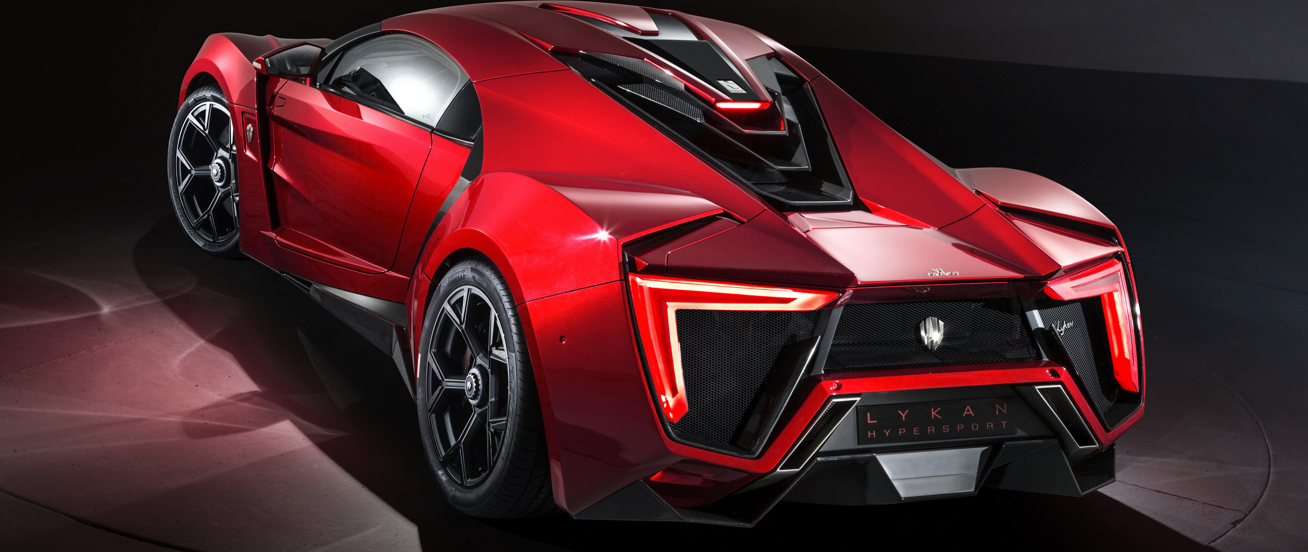 W Motors Lykan Hypersport салон