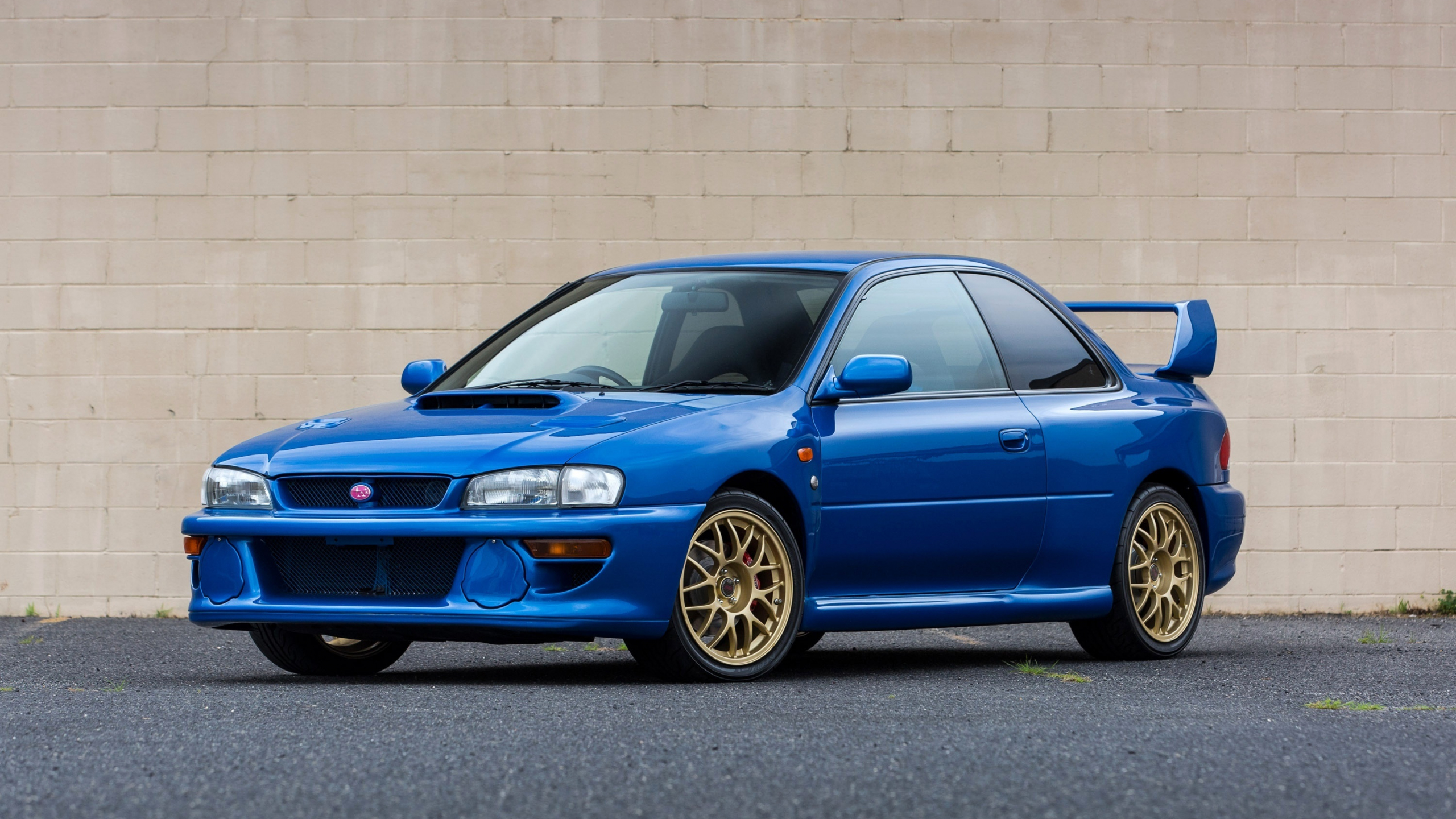 Download wallpaper 2560x1440 classic car, subaru impreza, blue, dual ...