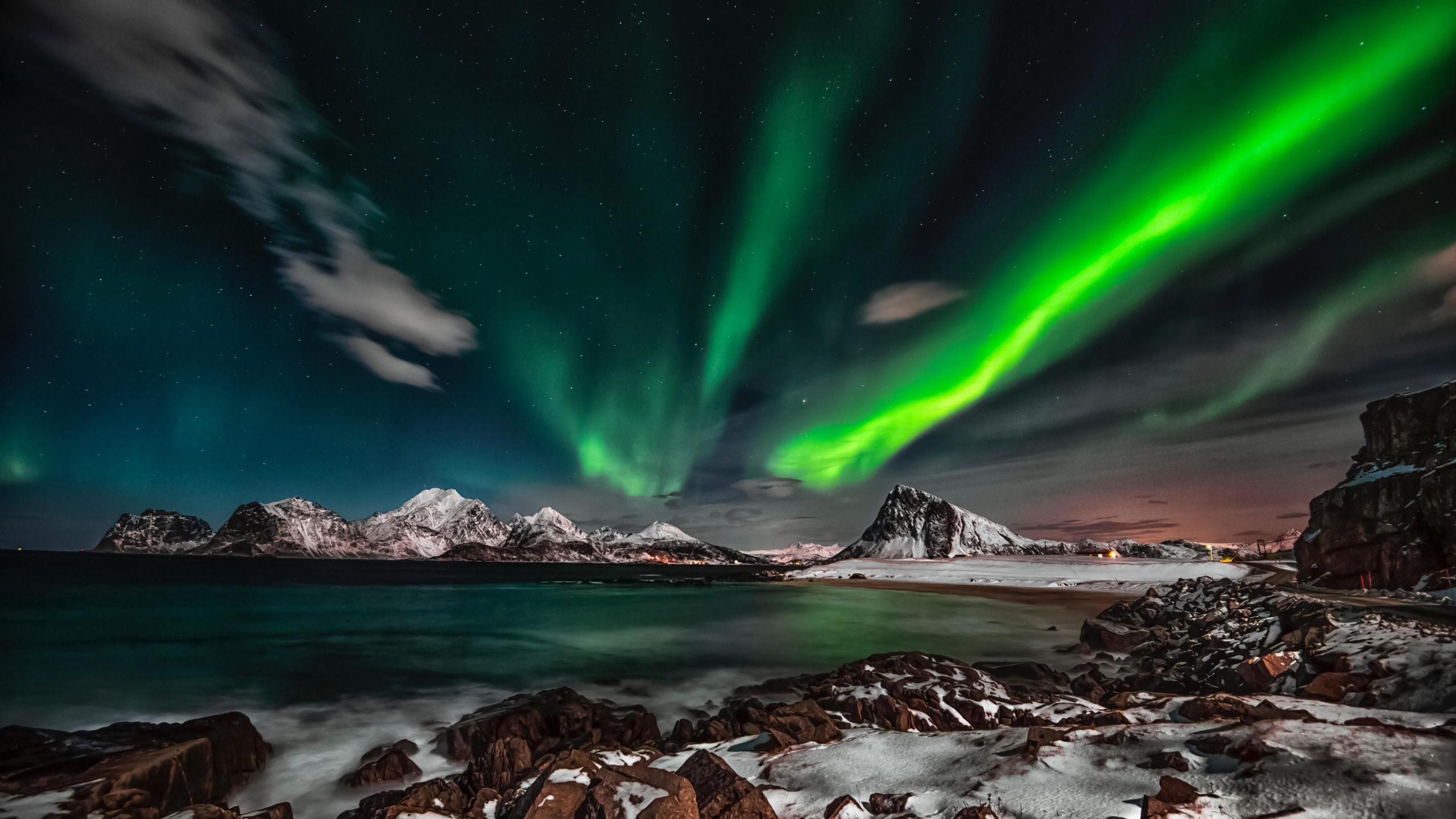 Download 2560x1440 wallpaper arctic, mountains, nature, aurora borealis