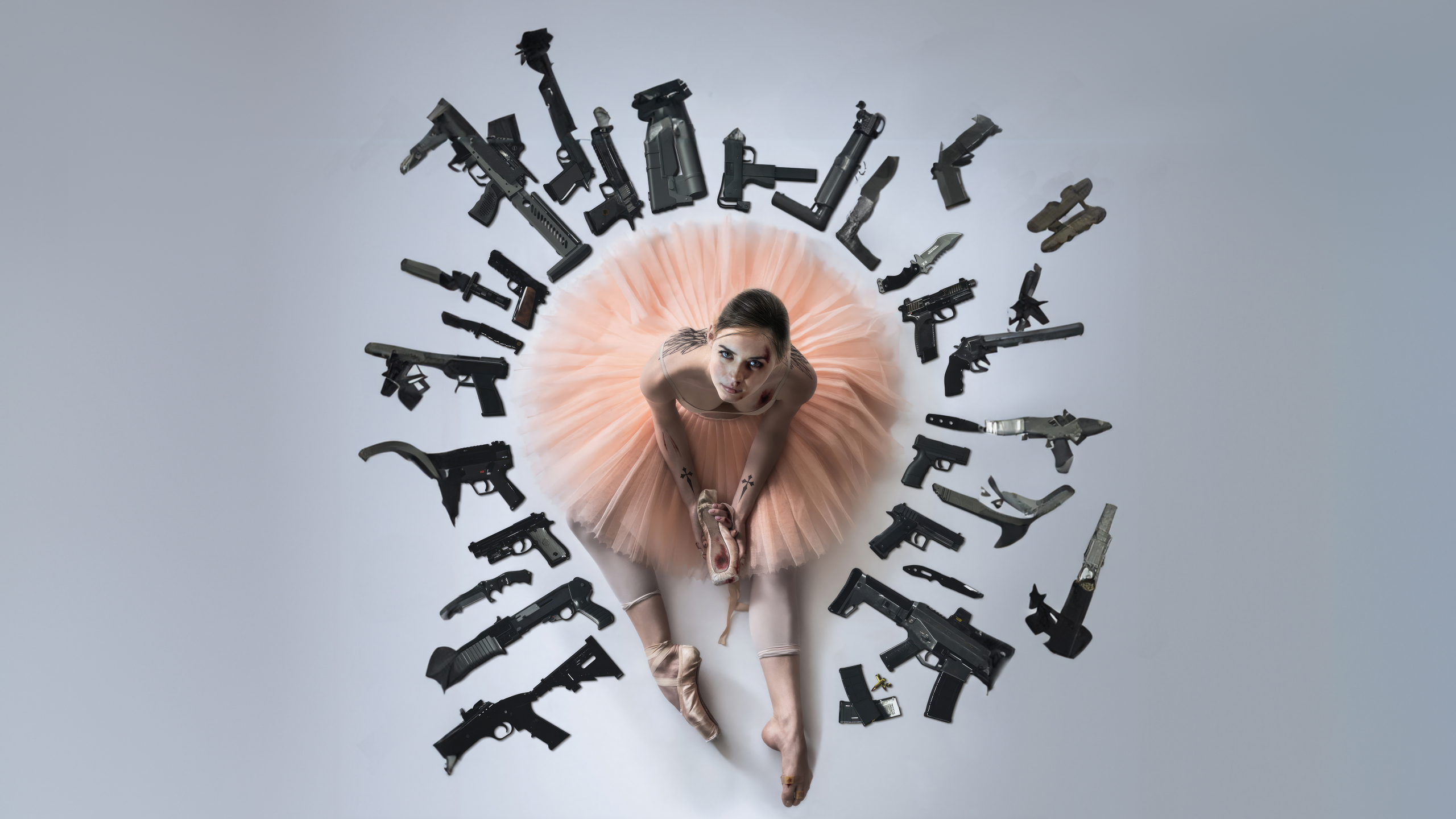 Download wallpaper 2560x1440 ballerina, 2024 movie, gun and dance, dual