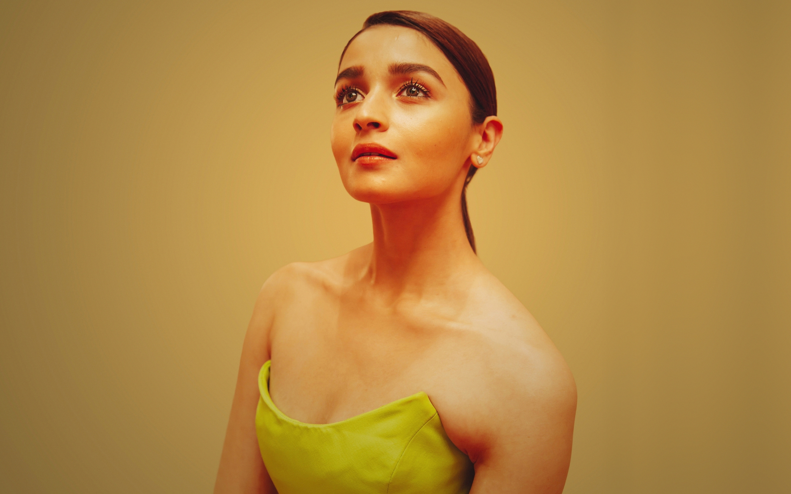 Download wallpaper 2560x1600 alia bhatt, bollywood, beautiful, dual wide  16:10 2560x1600 hd background, 24635