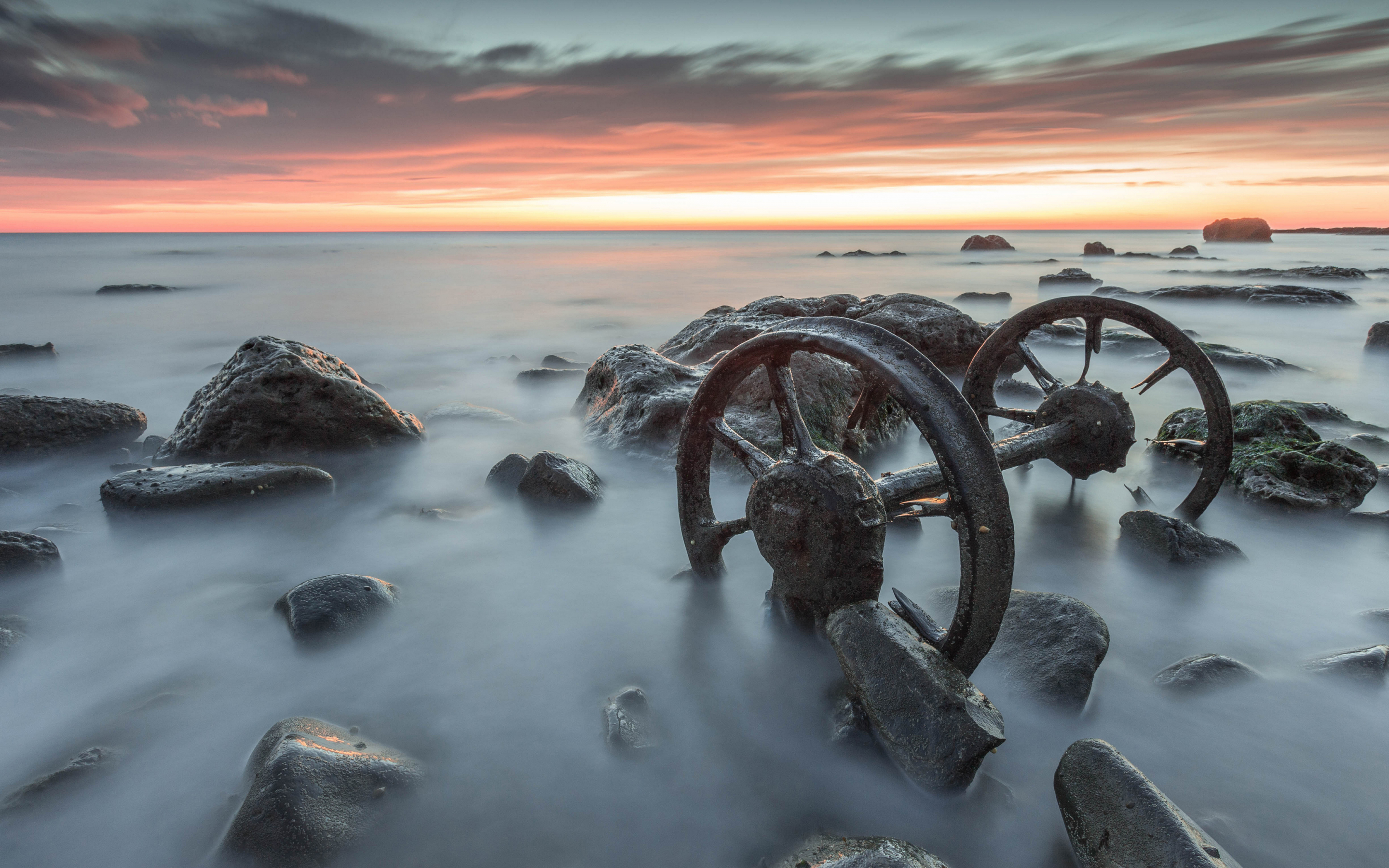 Sunrise, old wheels, coast rocks, adorable, 2880x1800 wallpaper