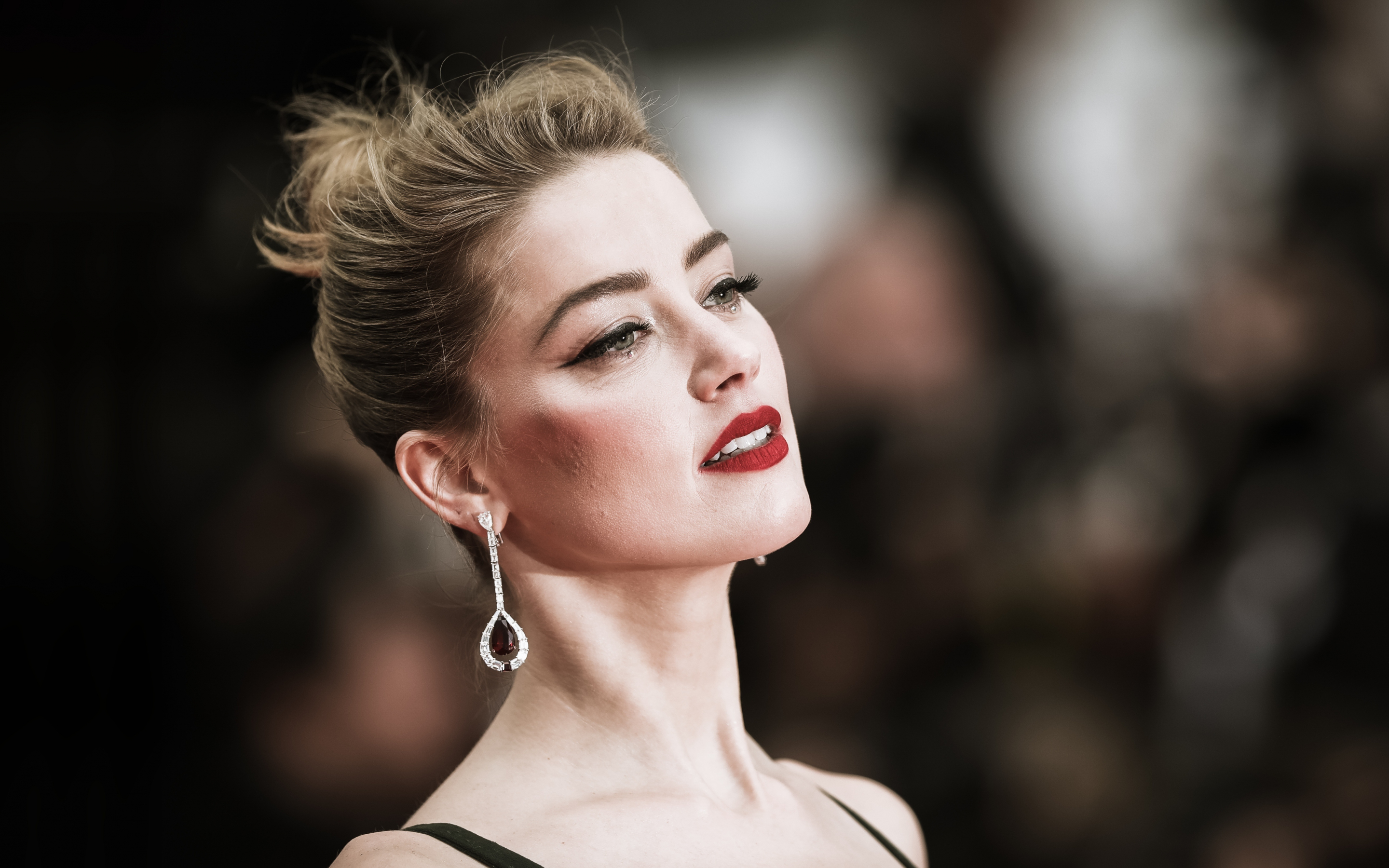 Red lips, beautiful, Amber Heard, 2880x1800 wallpaper