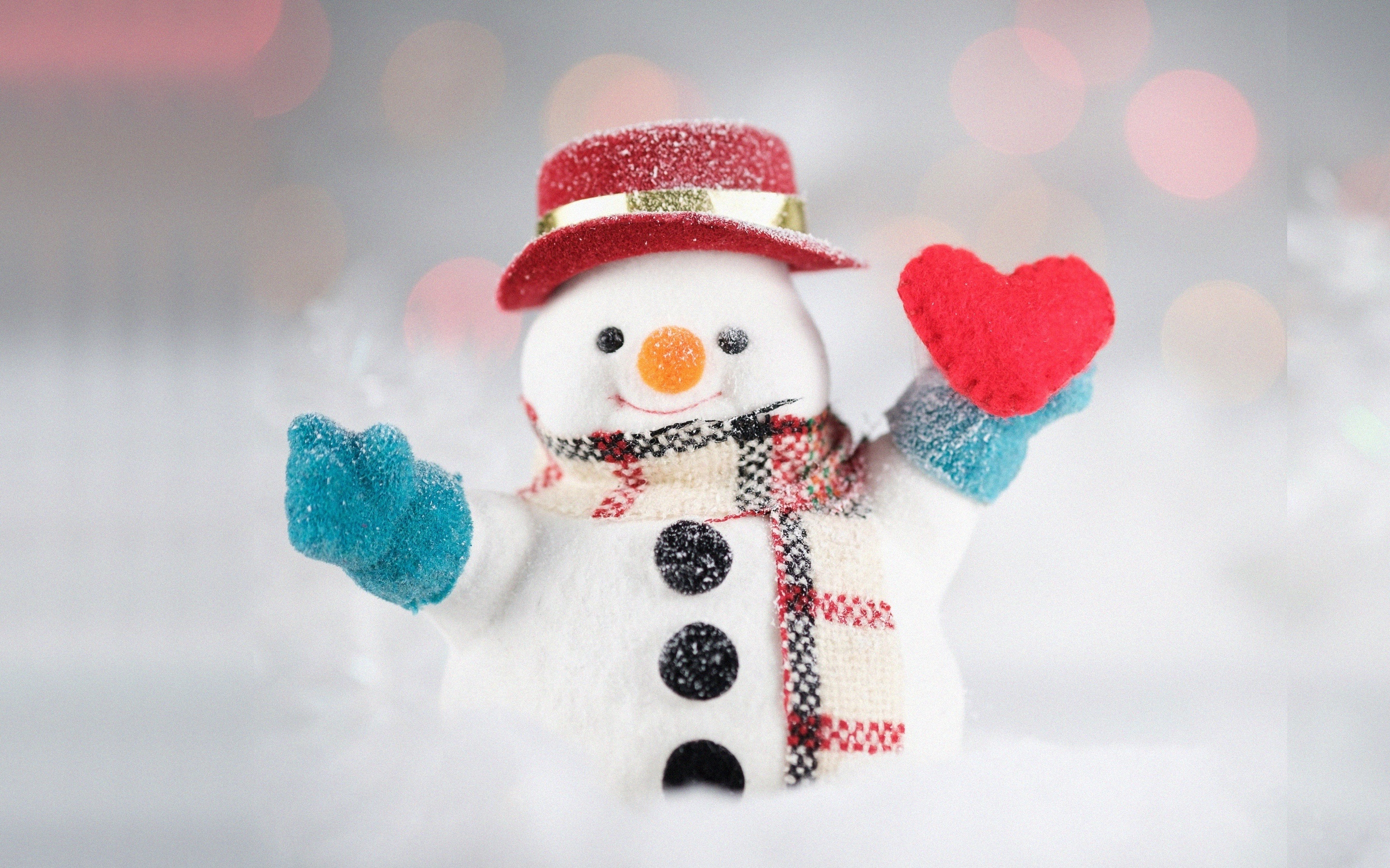 Snowman, cute, snowfall, Christmas, 2880x1800 wallpaper