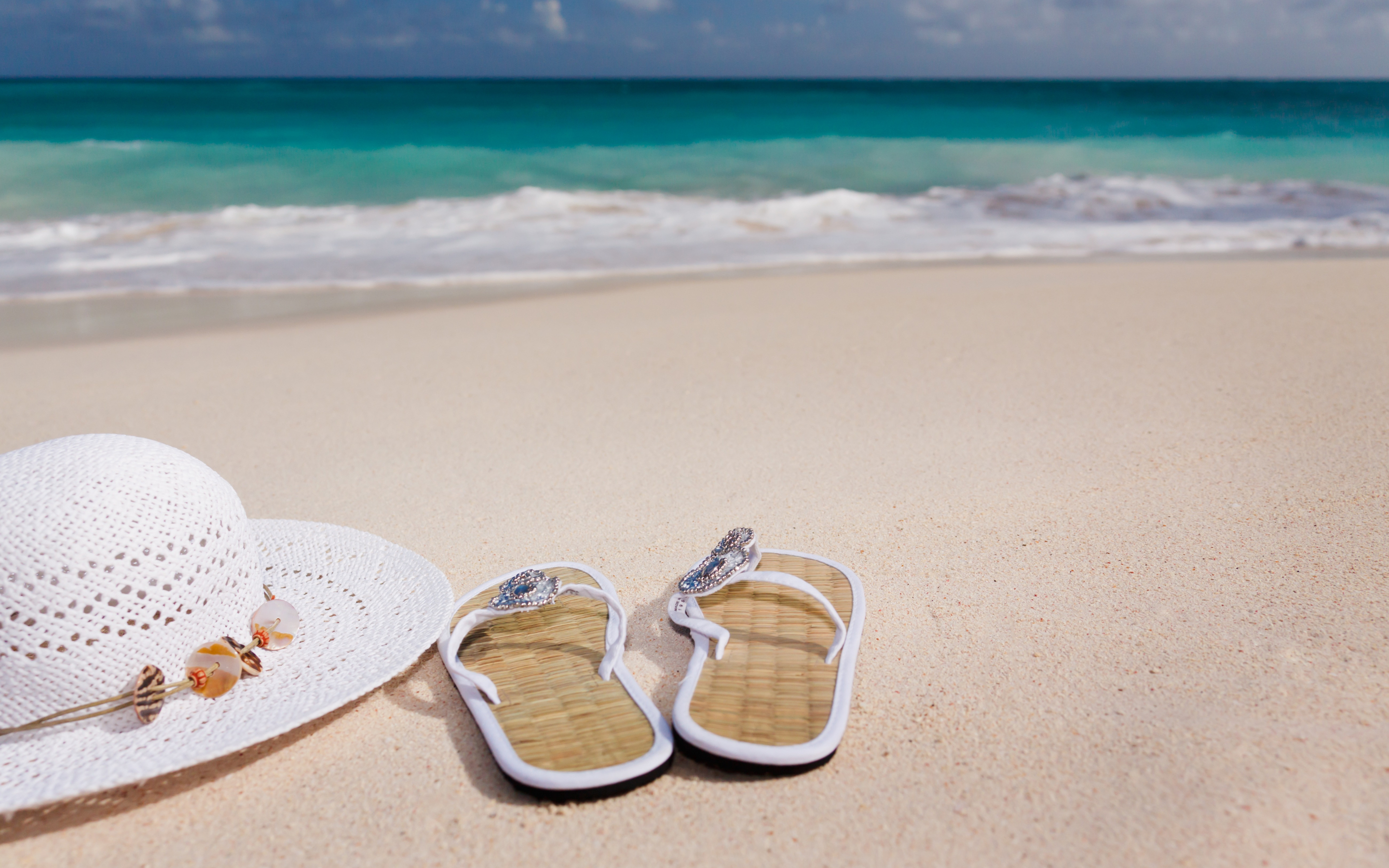 Holiday, summer, hat, beach, slippers, 2880x1800 wallpaper
